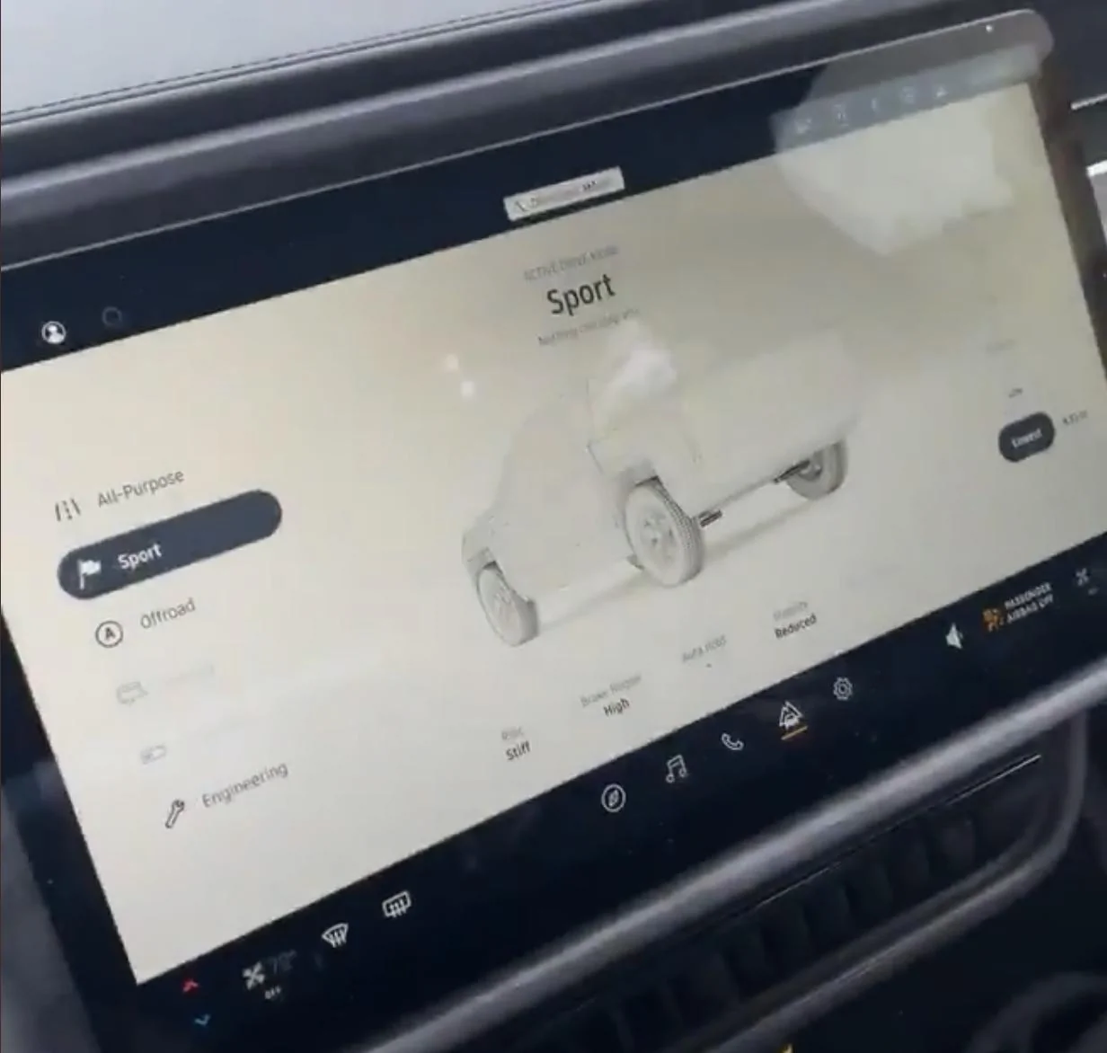 Rivian R1T R1S Videos & Pics: Lucky R1T Ride With Rivian Employee Neighbor Shows UI and Controls ec42572b-2474-4b94-8a00-20bf6ee5c7f2-jpeg