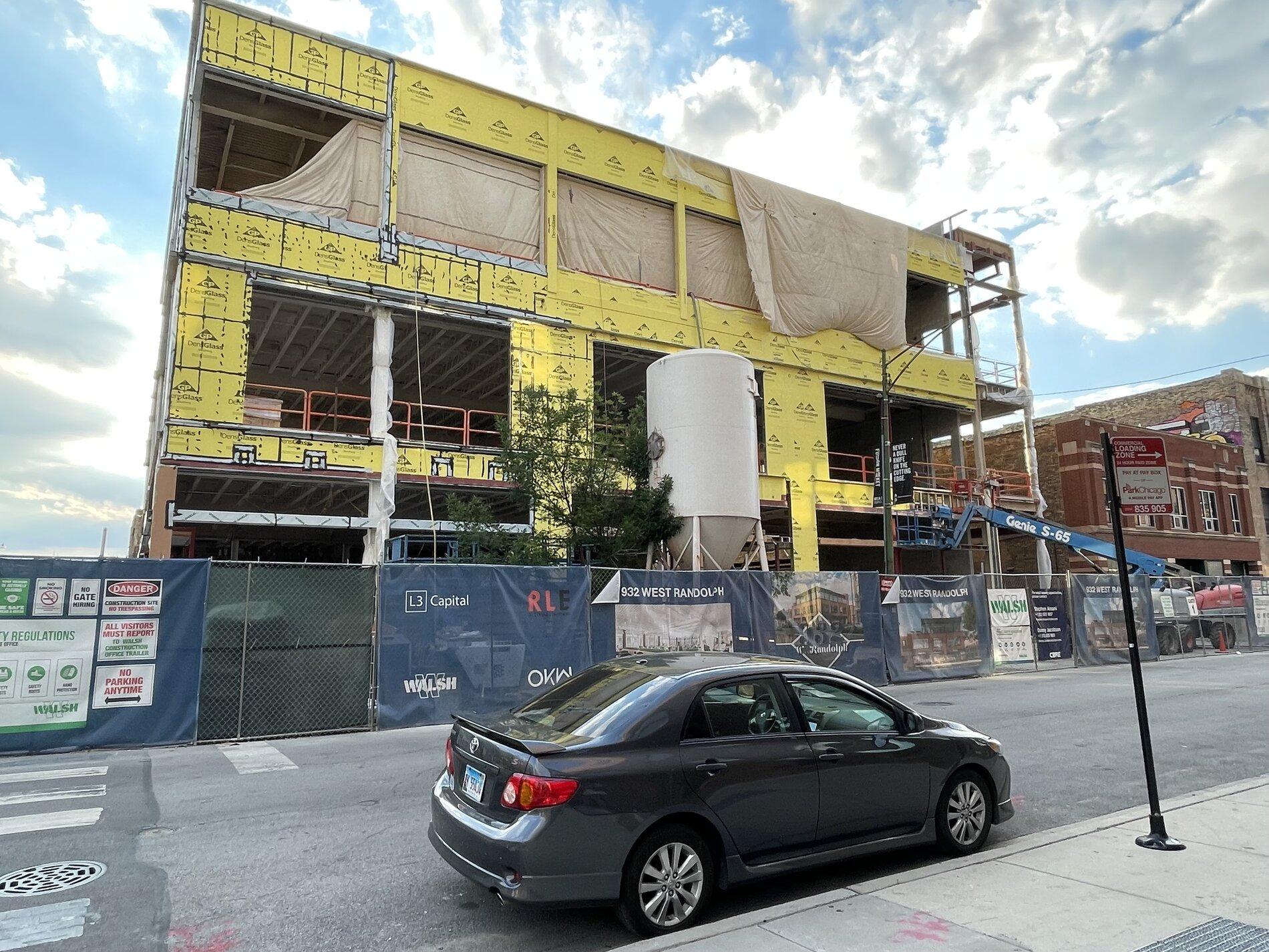 Rivian R1T R1S Chicago Rivian Sales Location Under Construction A93F66ED-5416-4874-AFE2-1382A8CB5A06