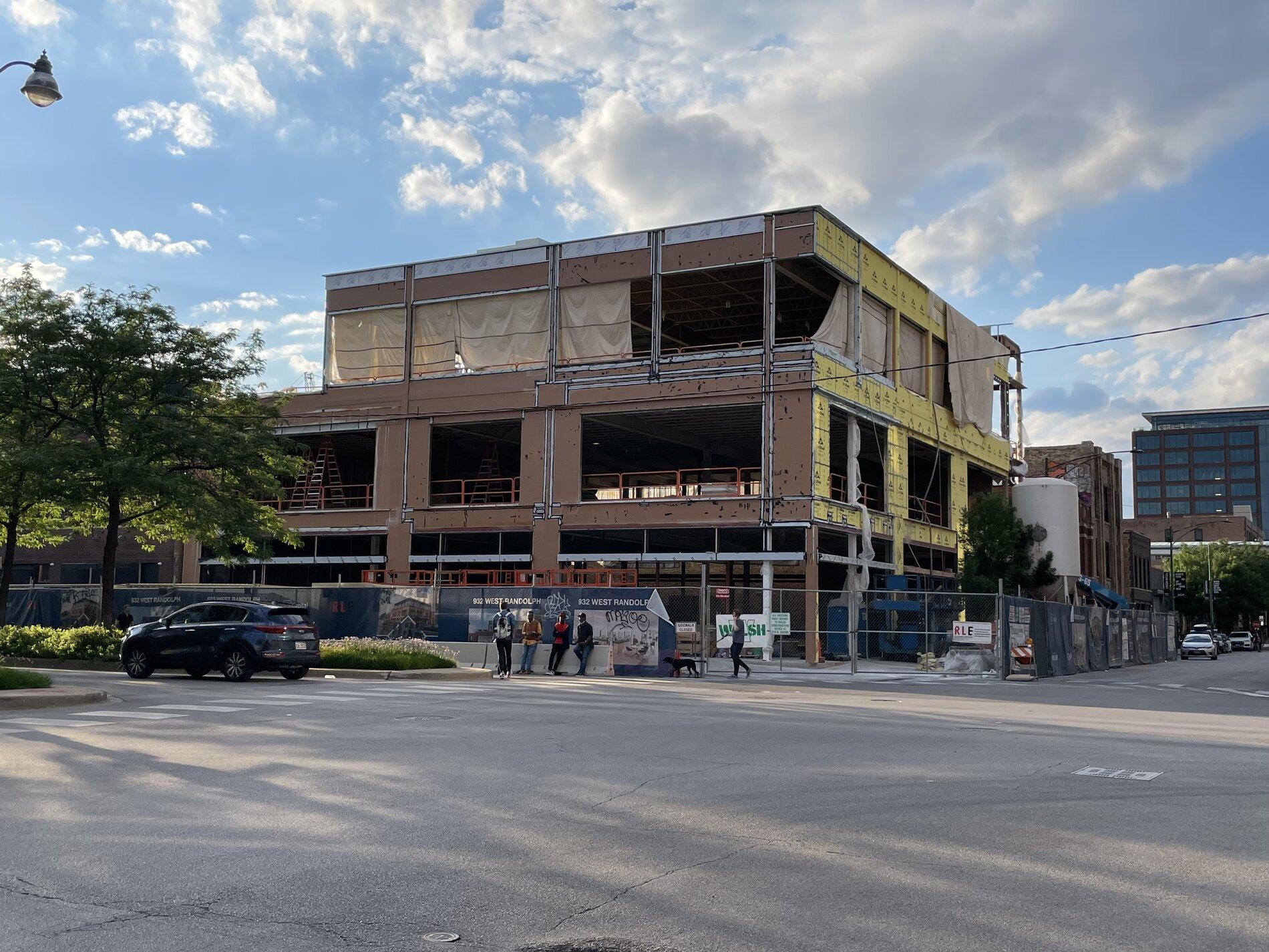 Rivian R1T R1S Chicago Rivian Sales Location Under Construction 1886E4EA-B859-496E-BA97-2F54464D6FAA