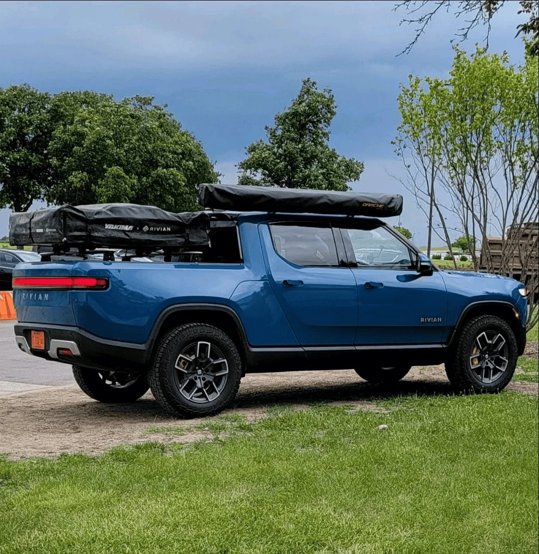 Rivian R1T R1S Can't pick an exterior color? Here are some real world photos. 1624985548811