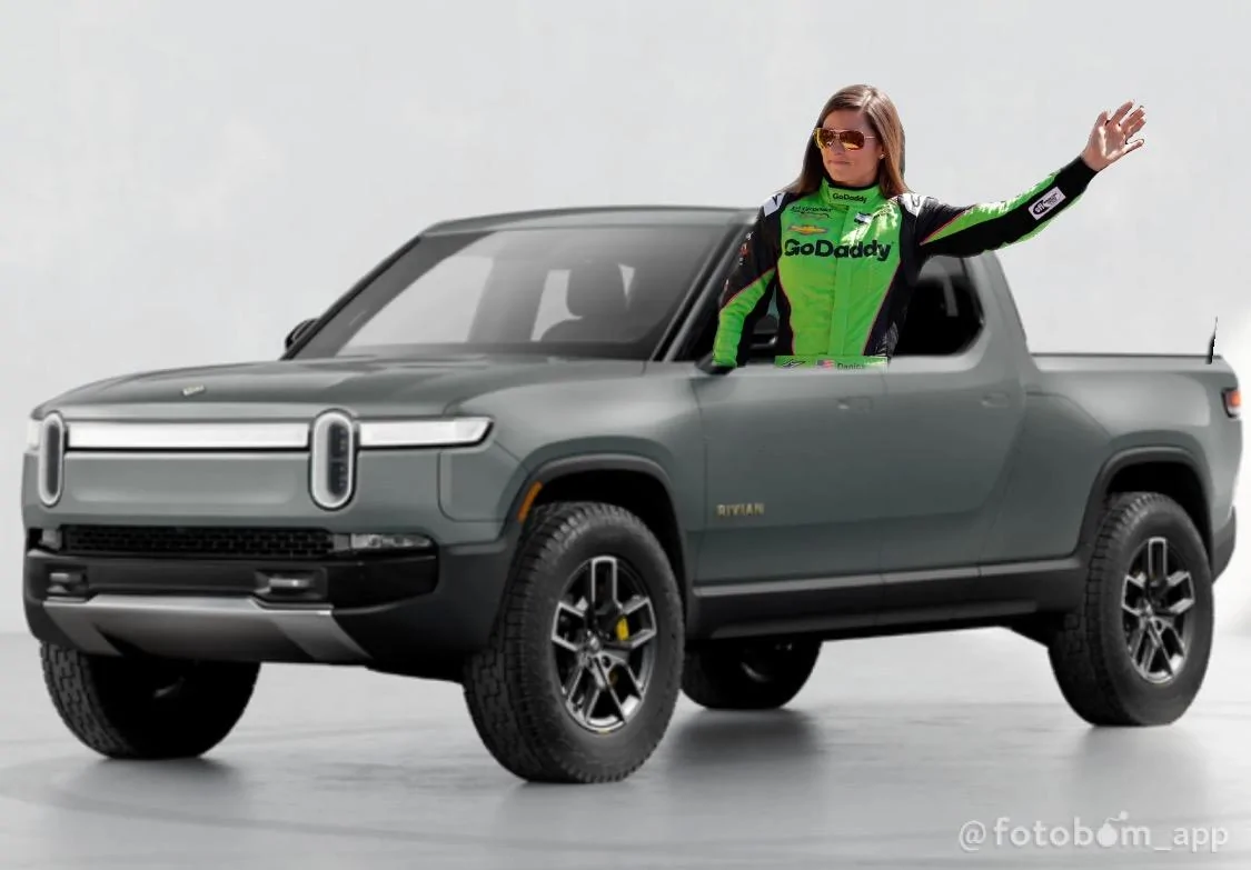 Rivian R1T R1S It's July 1, who get's a delivery this month? 7445A6AC-F22A-471A-BBE3-D21E2BC5710A
