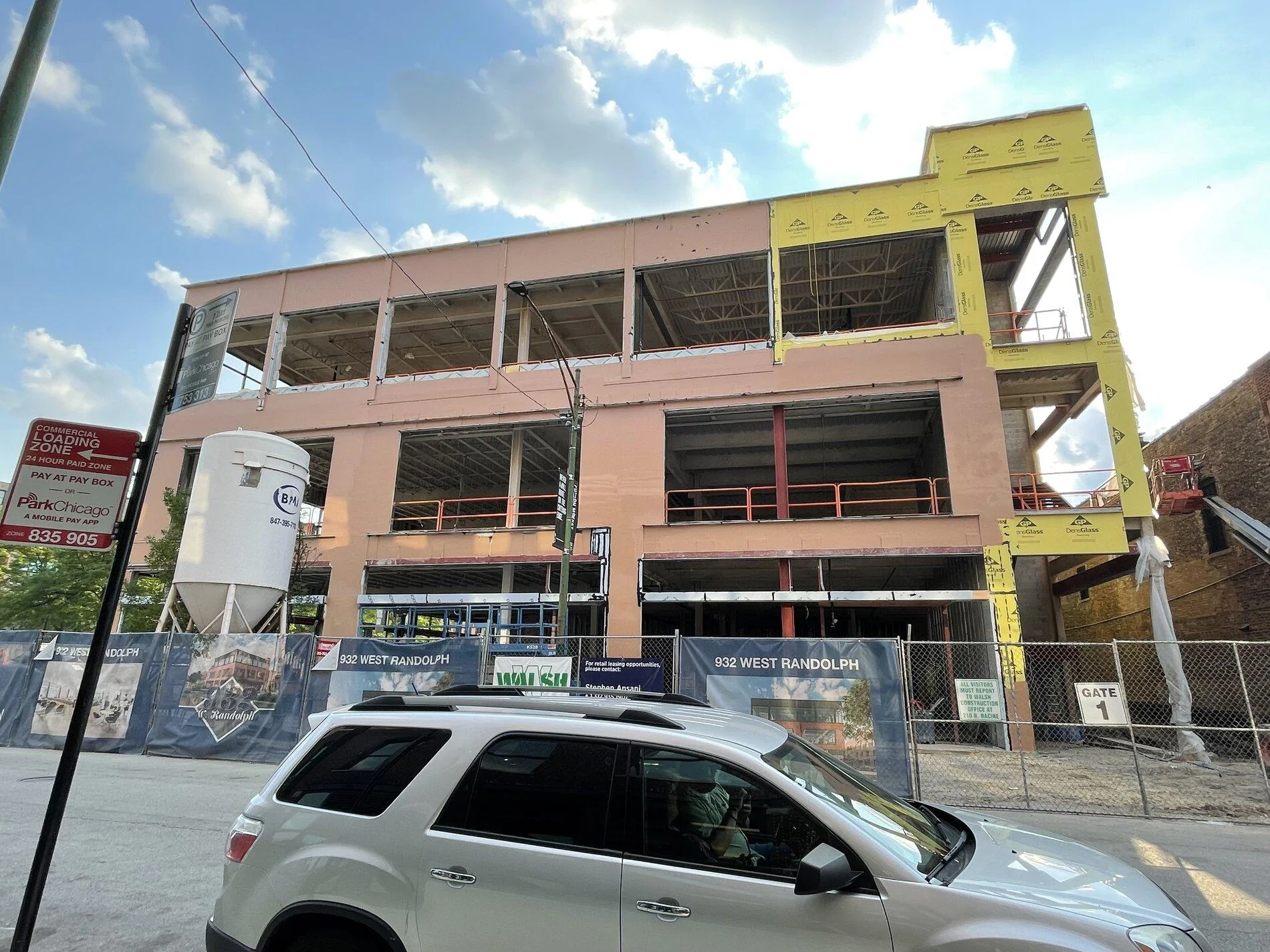 Rivian R1T R1S Chicago Rivian Sales Location Under Construction image_50444033