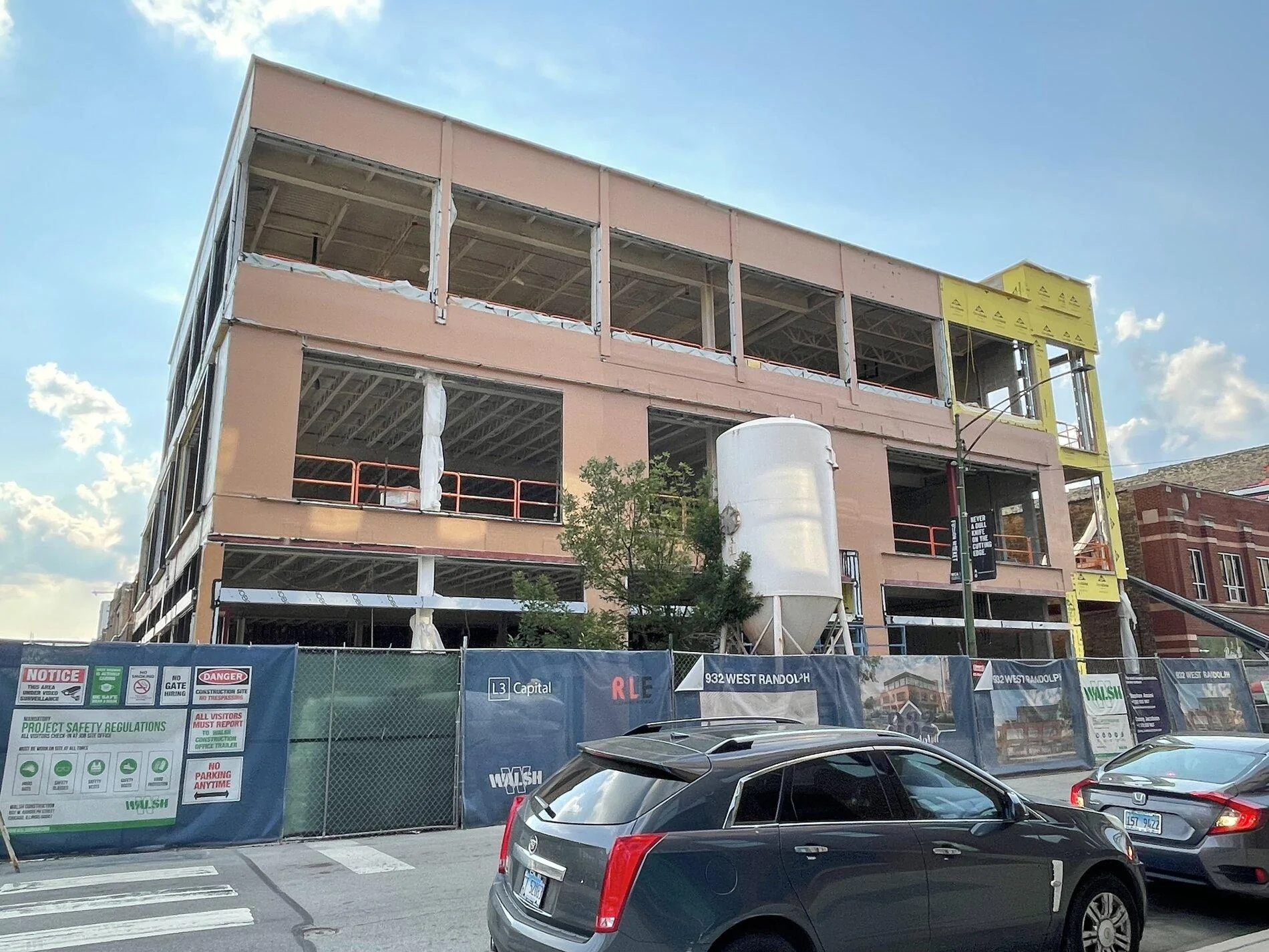 Rivian R1T R1S Chicago Rivian Sales Location Under Construction image_50382337