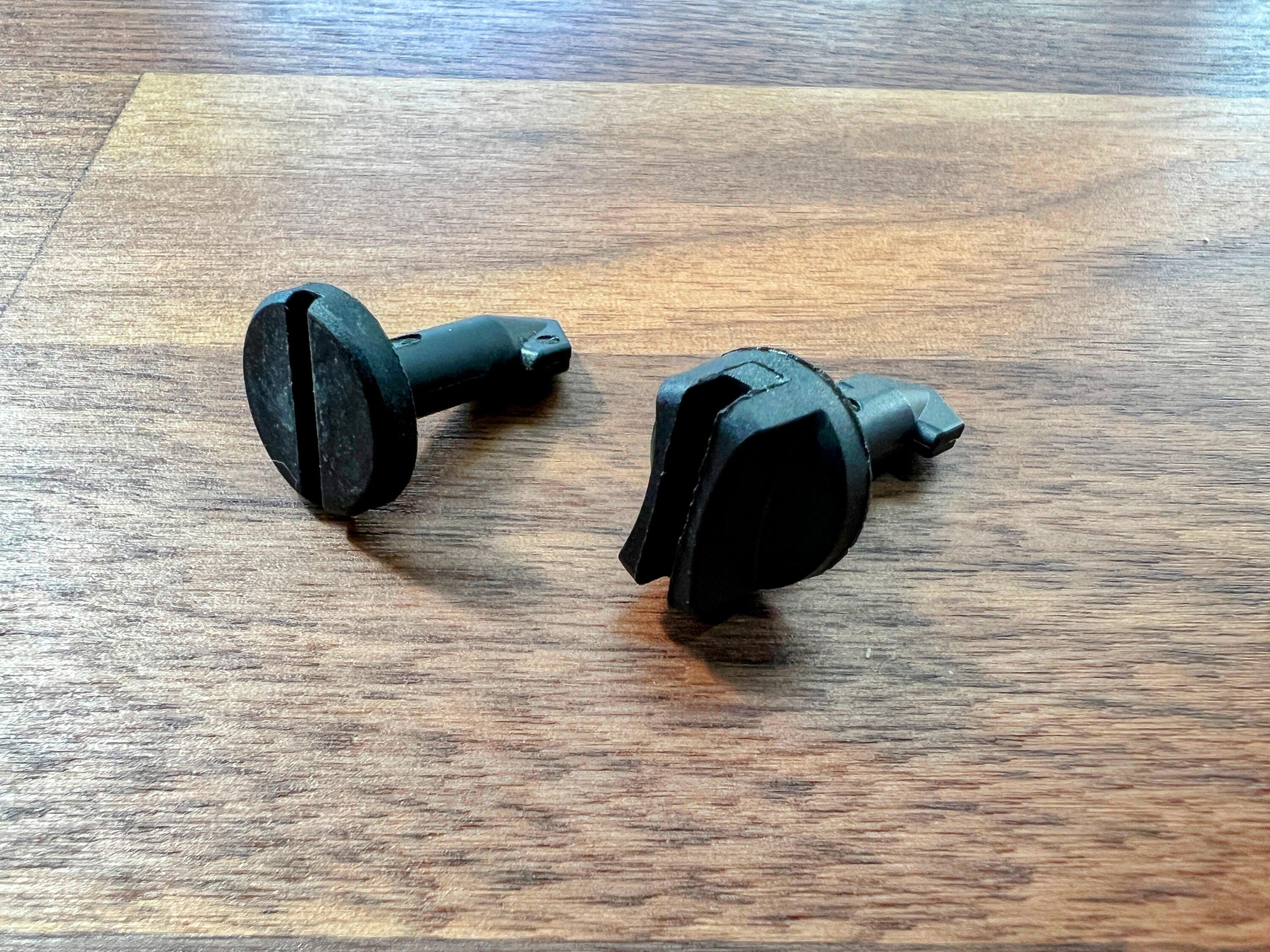 Rivian R1T R1S NEW - OpenSourceEV Hitch Cover Thumbscrews (Direct Replacements) IMG_1471.JPG