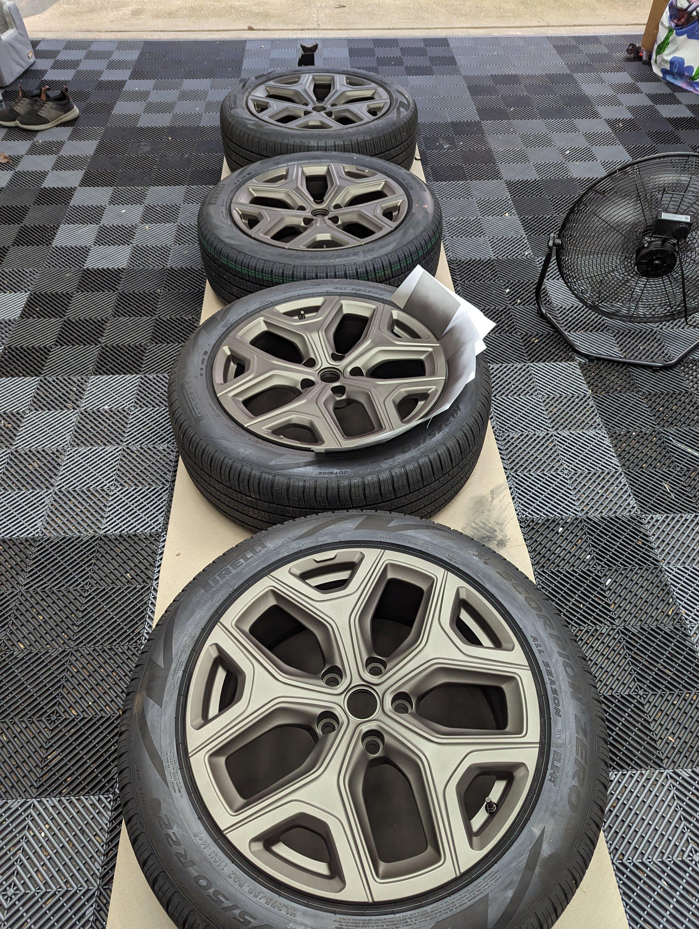 Rivian R1T R1S Various 22" Wheels in DipYourCar Colors (Painted so you can see how they look) R1S PXL_20230215_222003375