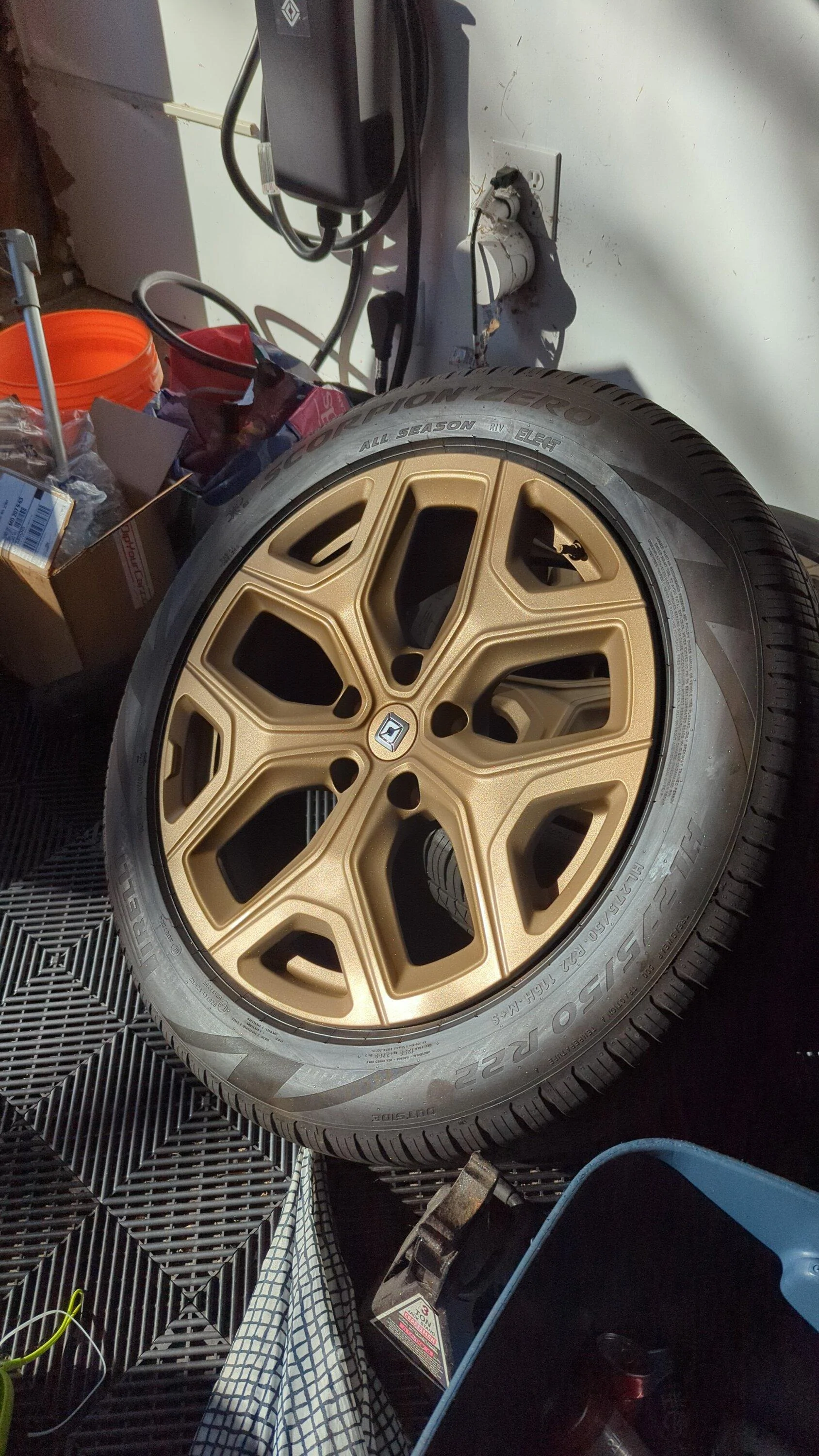 Rivian R1T R1S Various 22" Wheels in DipYourCar Colors (Painted so you can see how they look) R1S IMG-20230307-WA0014