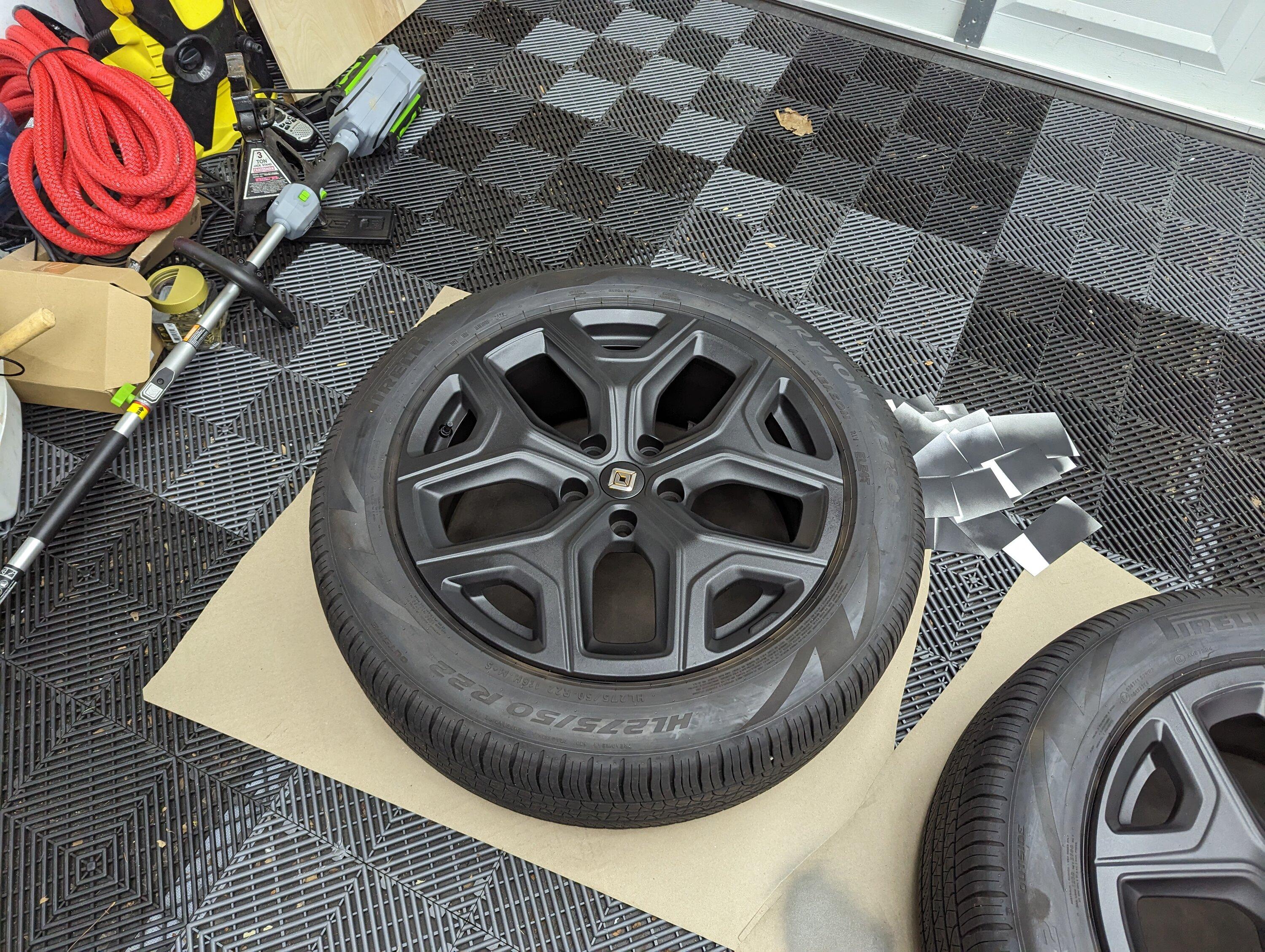 Rivian R1T R1S Various 22" Wheels in DipYourCar Colors (Painted so you can see how they look) R1S PXL_20230322_204819945