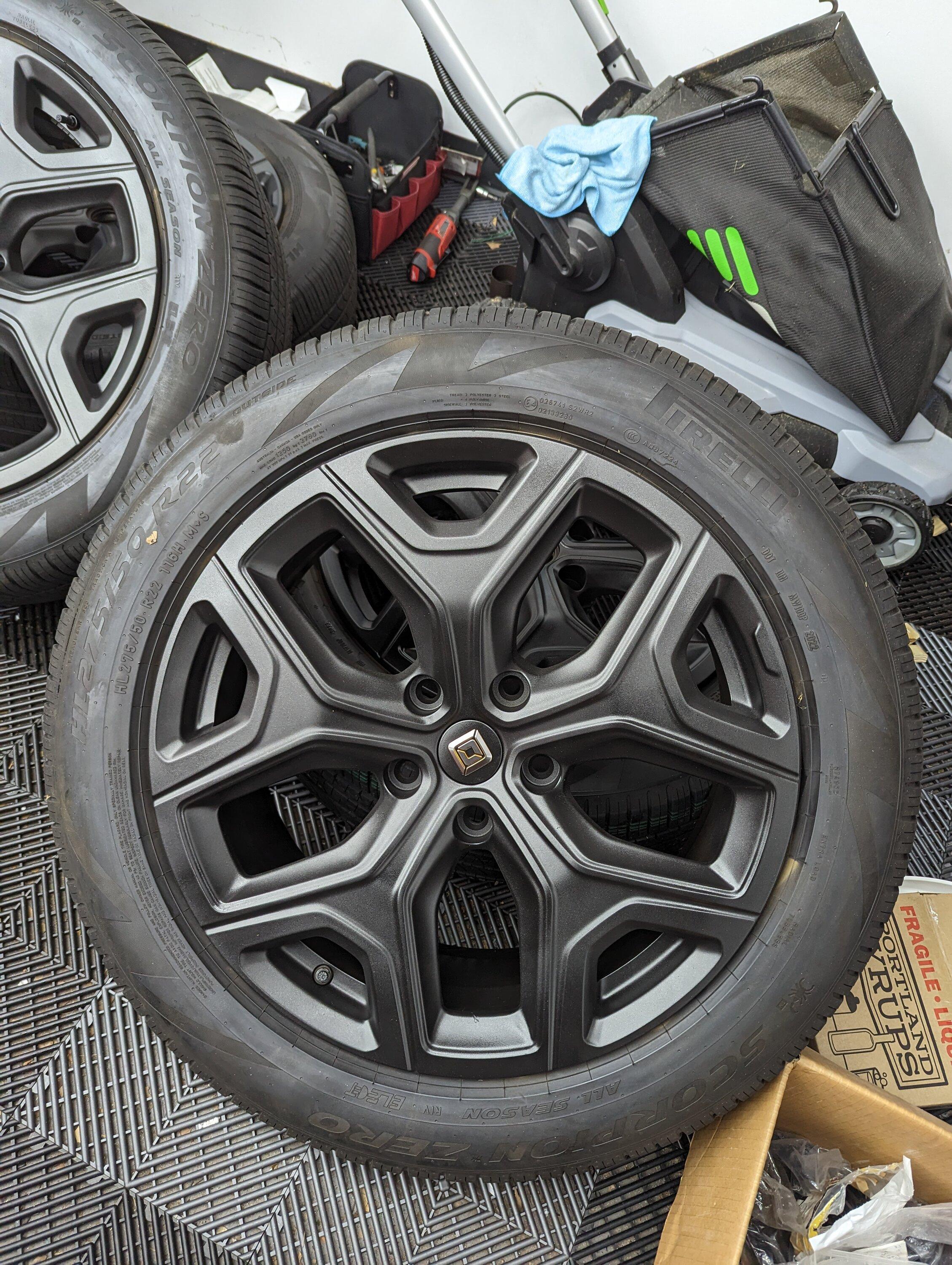 Rivian R1T R1S Various 22" Wheels in DipYourCar Colors (Painted so you can see how they look) R1S PXL_20230324_182659781