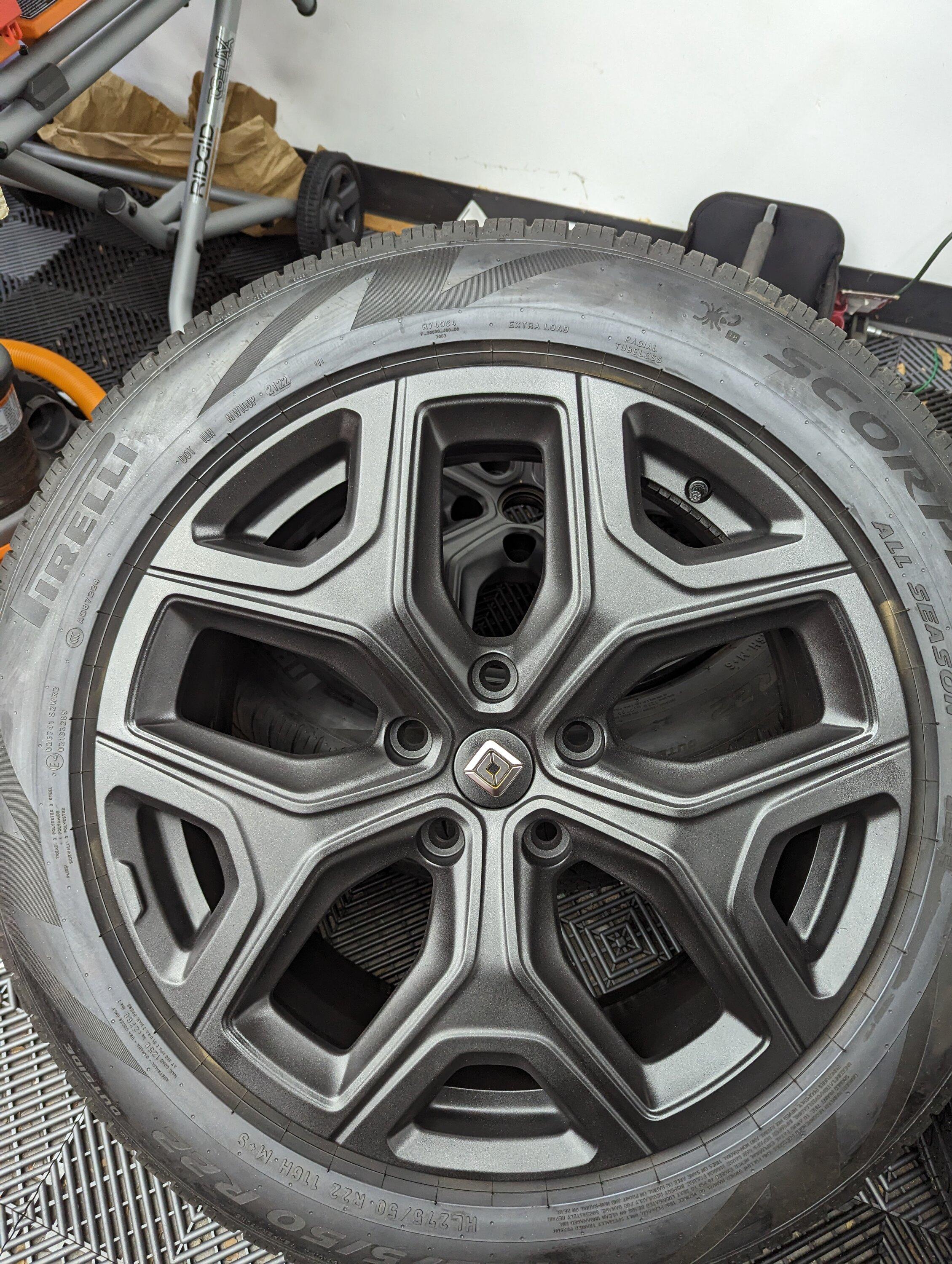 Rivian R1T R1S Various 22" Wheels in DipYourCar Colors (Painted so you can see how they look) R1S PXL_20230324_182716428