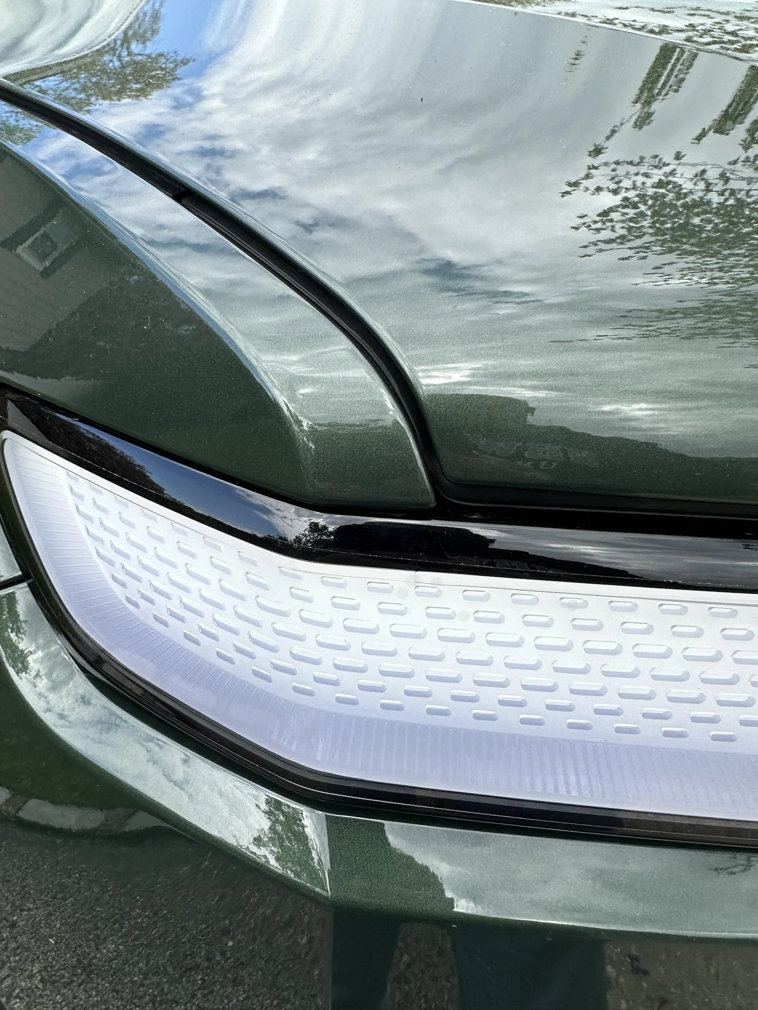 Rivian R1T R1S Frunk hood higher on one side - how to adjust? fgjCUai