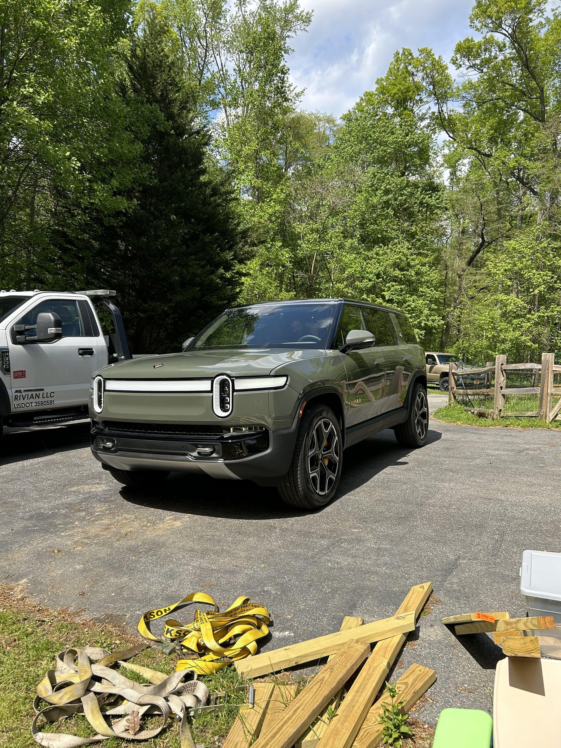 Rivian R1T R1S R1S Shop access live with lots of inventory! CCAB738F-7A2B-4A03-83B8-8B9F5AAB80E8