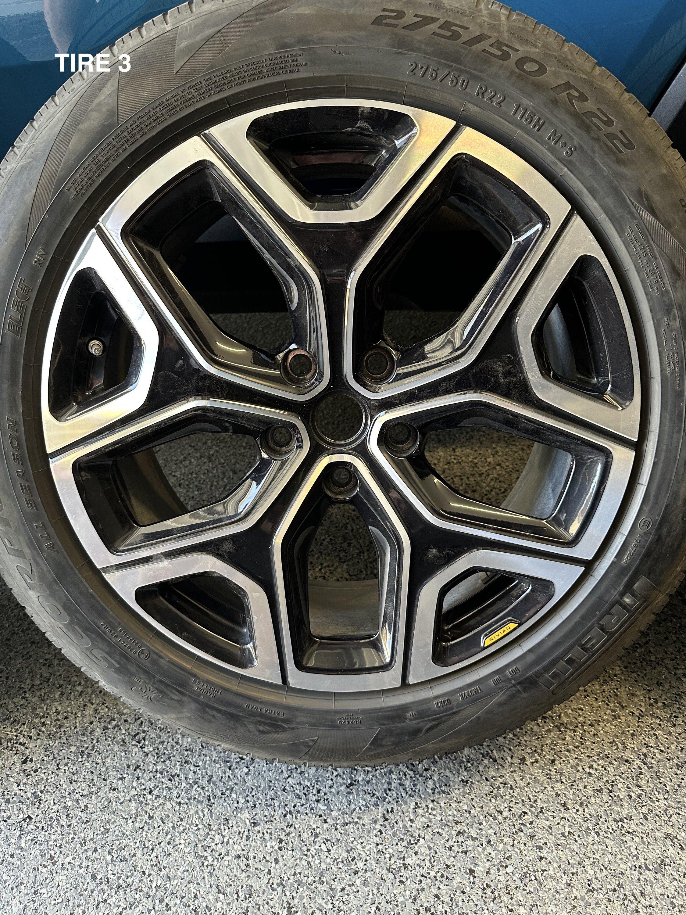 Rivian R1T R1S 5 22" Sport Bright Wheels & Tires Tire 3-2