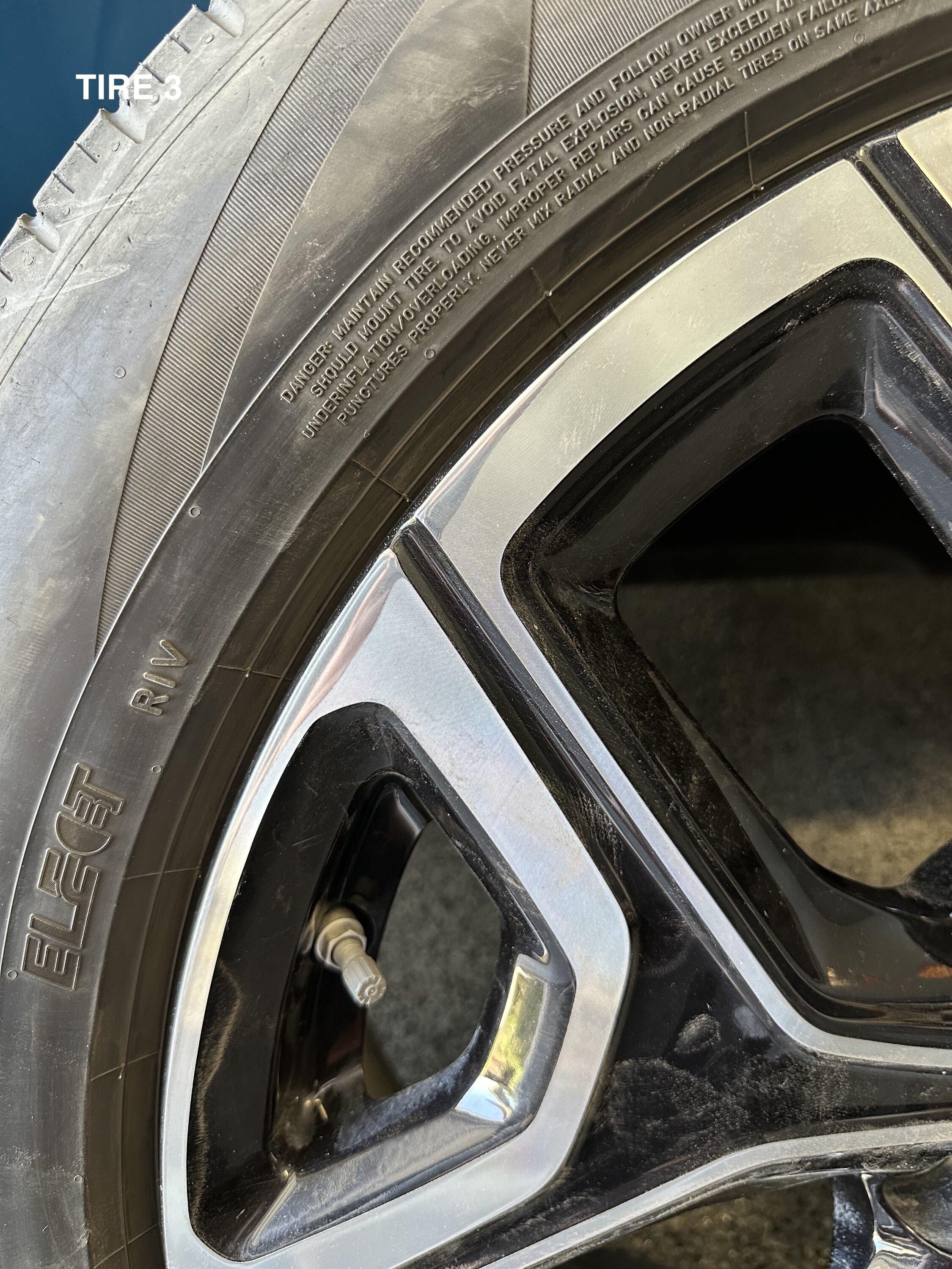 Rivian R1T R1S 5 22" Sport Bright Wheels & Tires Tire 3-3