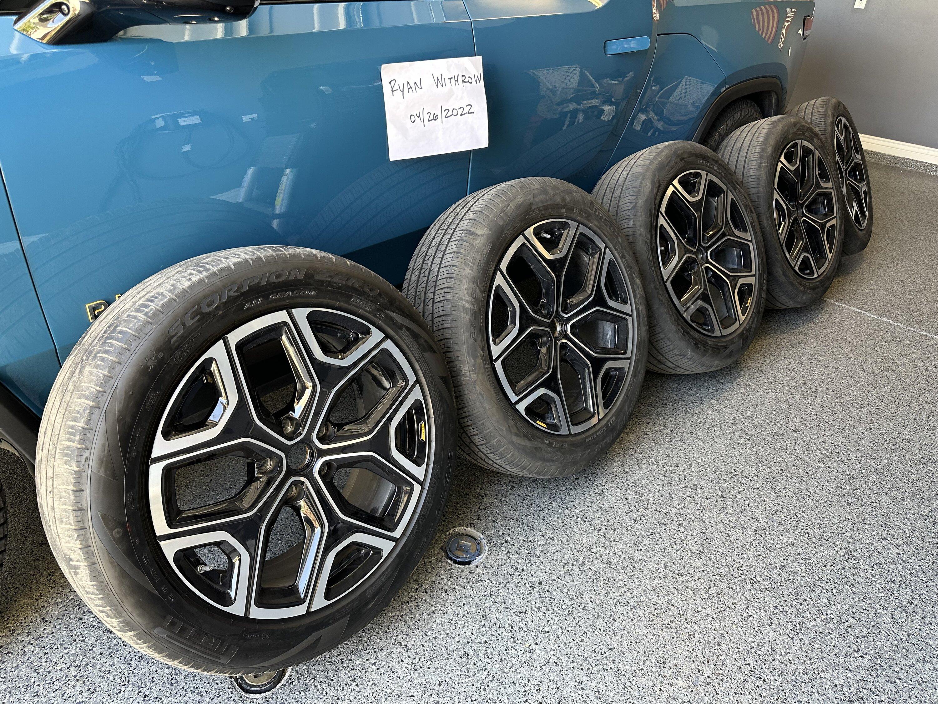 Rivian R1T R1S 5 22" Sport Bright Wheels & Tires Tire Set