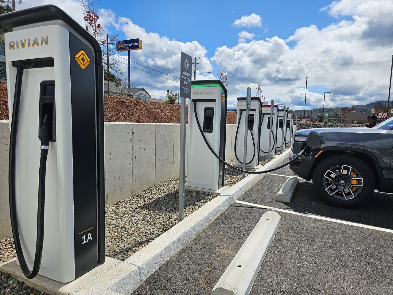 Rivian R1T R1S RAN Rivian Charging Stations Locations Map via Google Maps 20230424_133122
