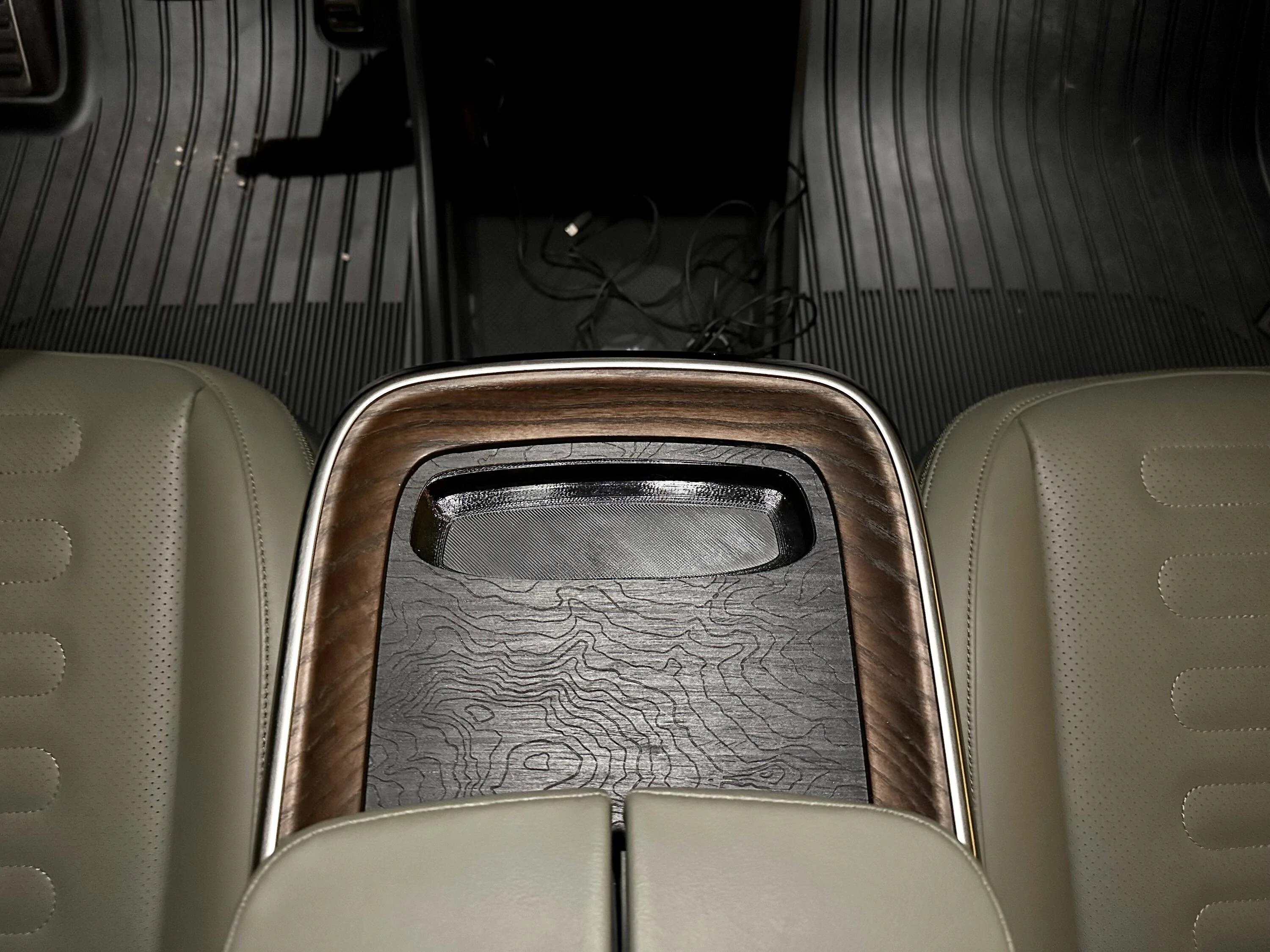 Rivian R1T R1S First Look at Premium Charging Plate IMG_1824