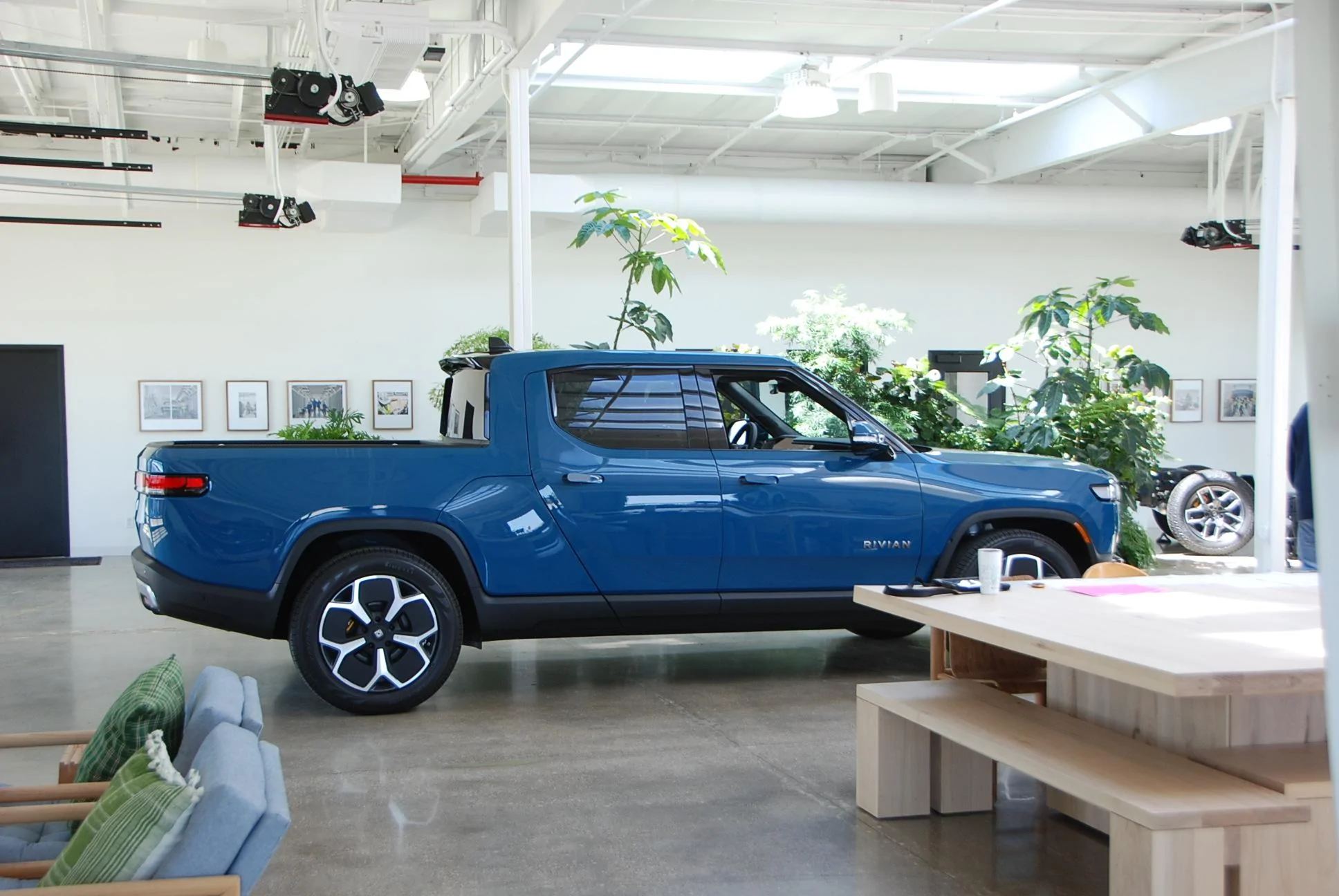 Rivian R1T R1S Took Factory Delivery! dsc_0328-jpg