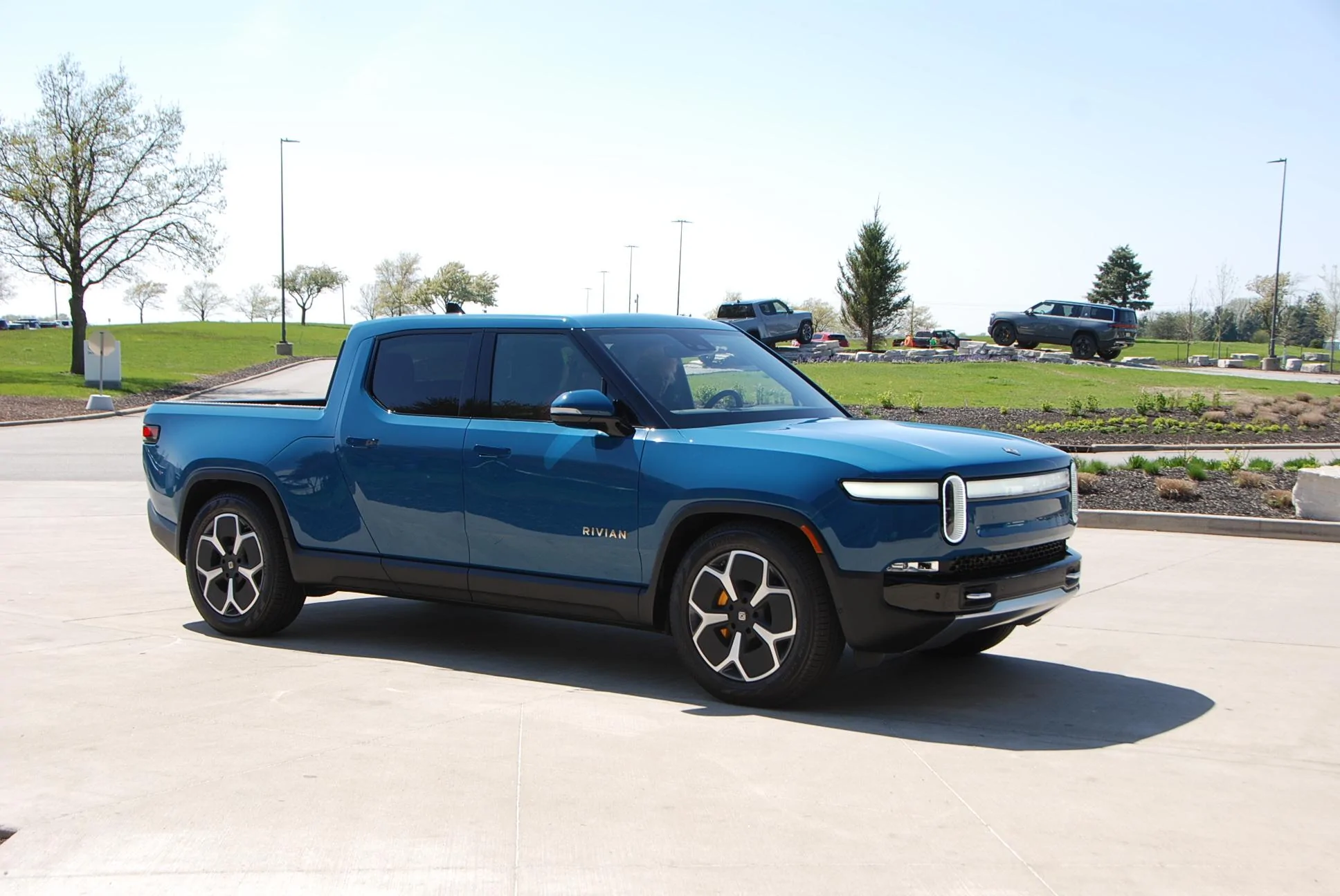 Rivian R1T R1S Took Factory Delivery! dsc_0332-jpg