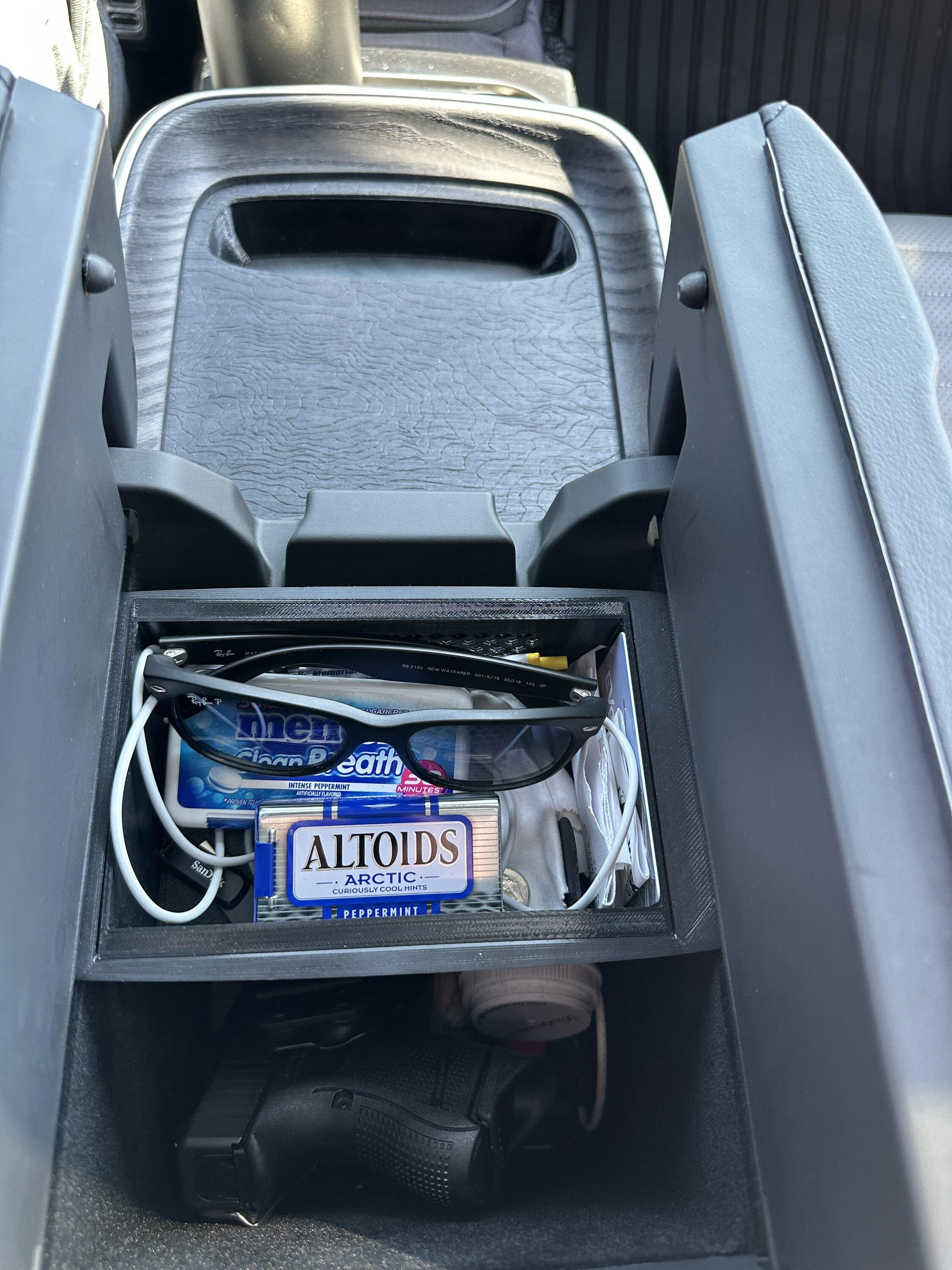 Rivian R1T R1S S00nish Premium Phone Charger Installed Review & Photos IMG_3403