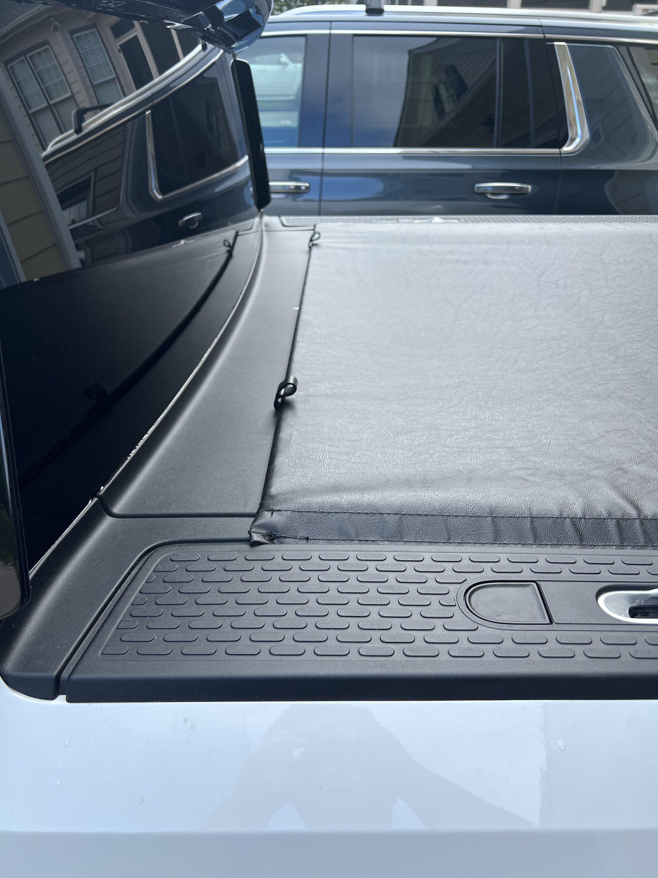 Rivian R1T R1S RMaxx Soft Tonneau Roll-up Bed Cover -- Installed Photos IMG_4147.JPG