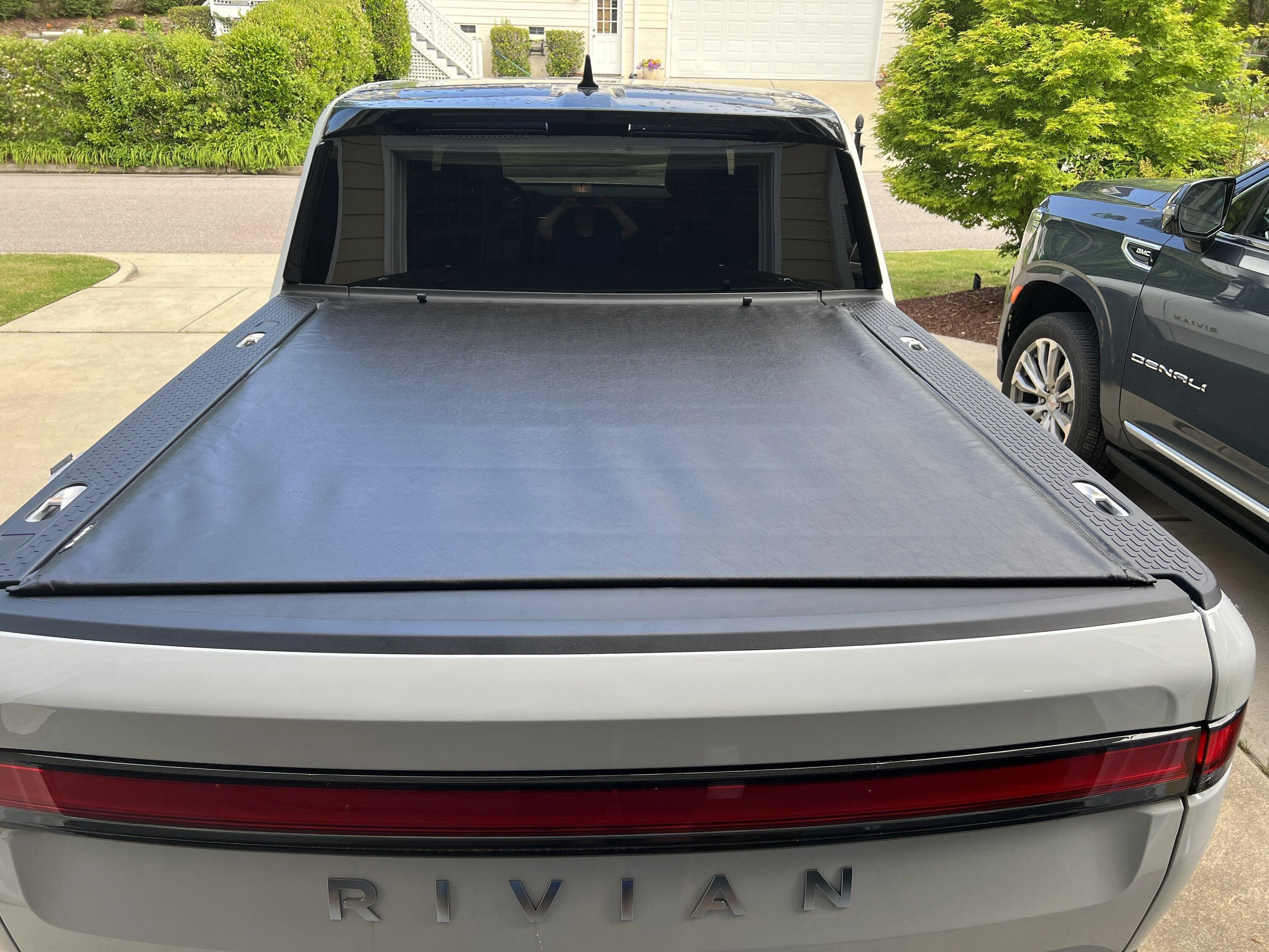 Rivian R1T R1S RMaxx Soft Tonneau Roll-up Bed Cover -- Installed Photos IMG_4150