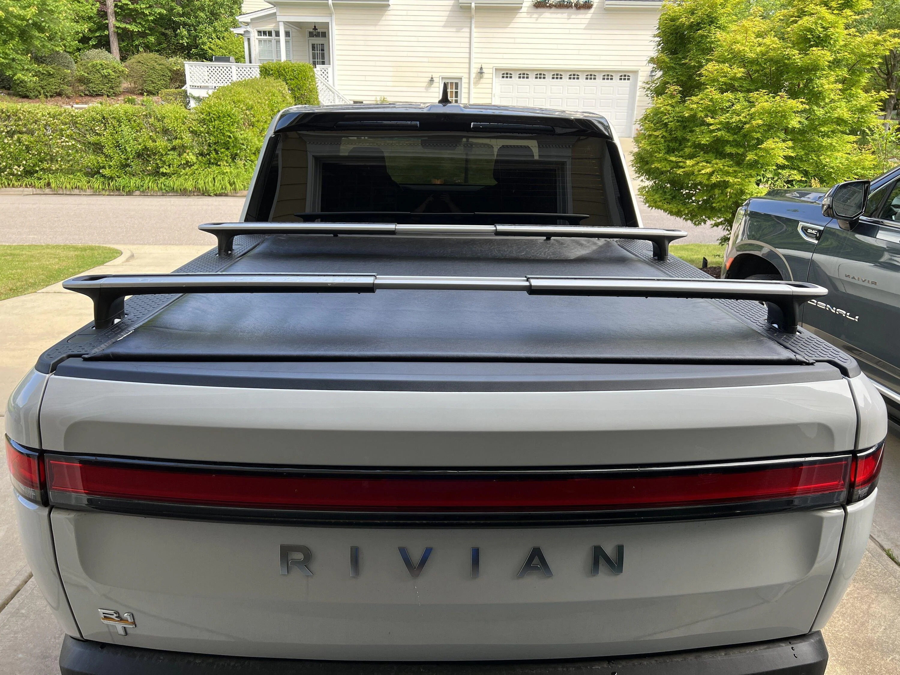 Rivian R1T R1S RMaxx Soft Tonneau Roll-up Bed Cover -- Installed Photos IMG_4159