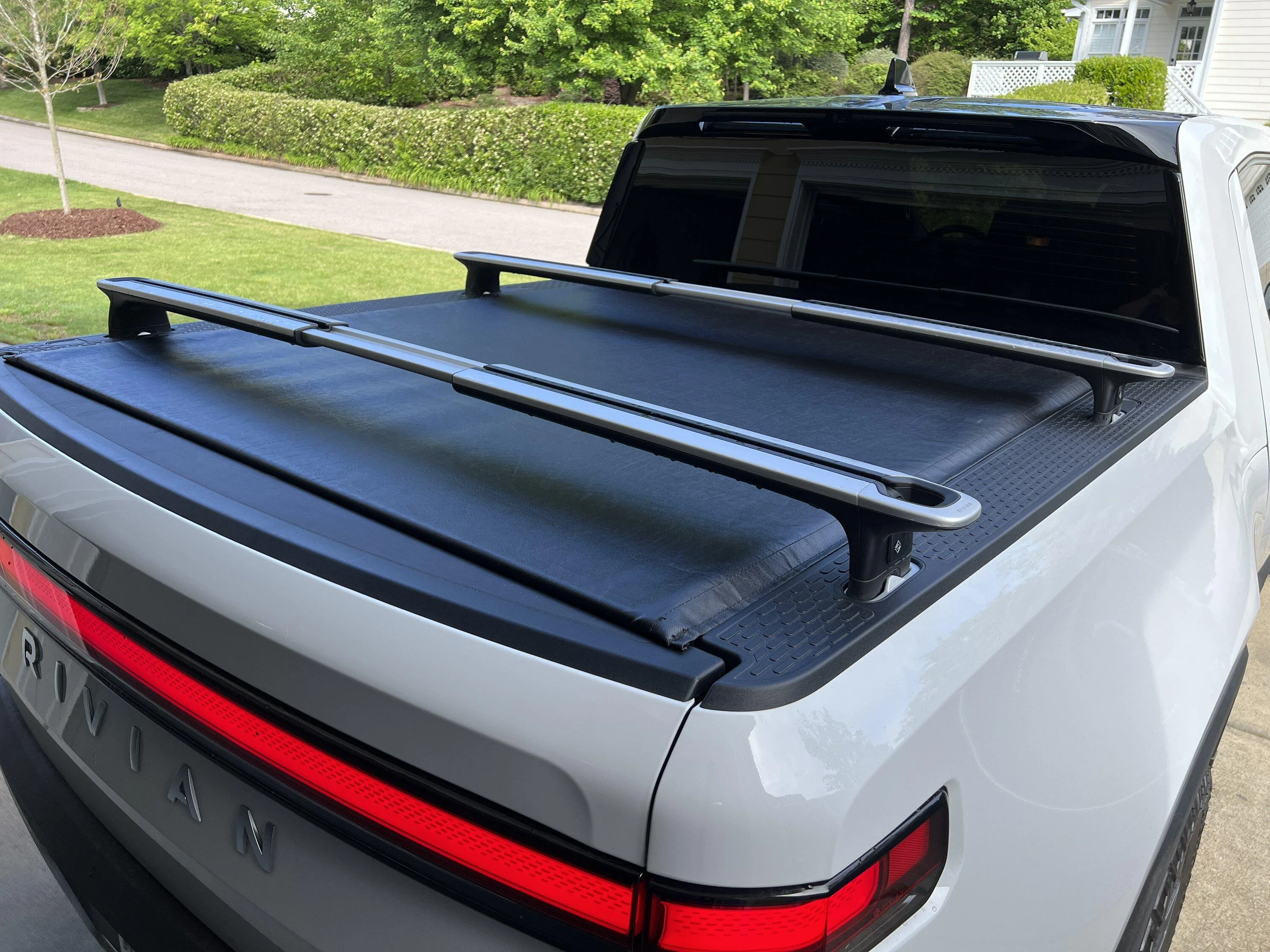 Rivian R1T R1S RMaxx Soft Tonneau Roll-up Bed Cover -- Installed Photos IMG_4160