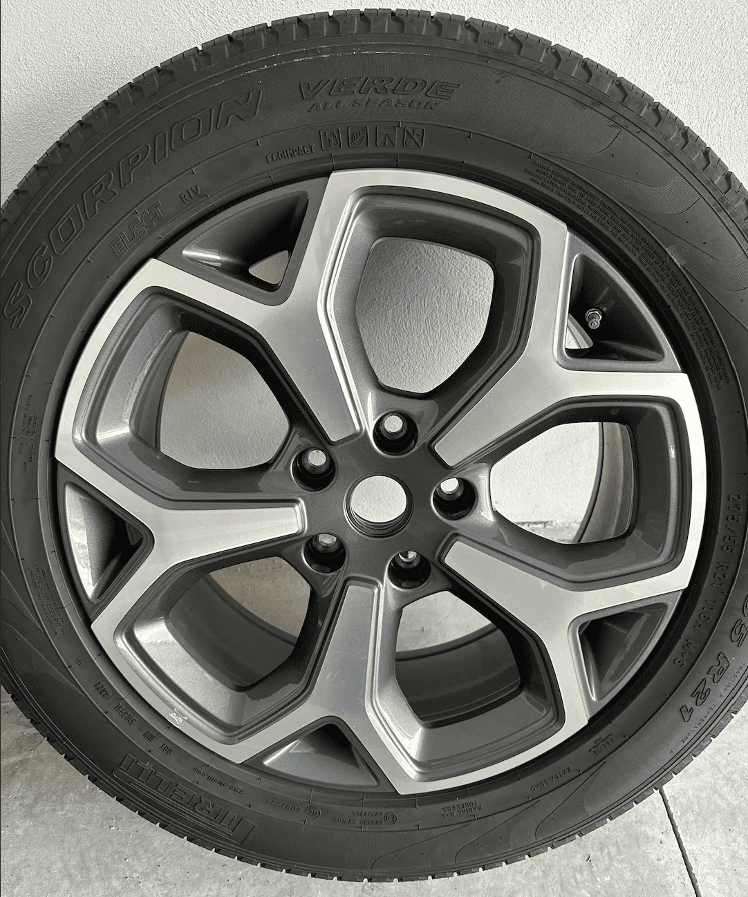 Rivian R1T R1S F/S: 21" Wheels for spares Screenshot 2023-04-30 at 9.57.30 AM