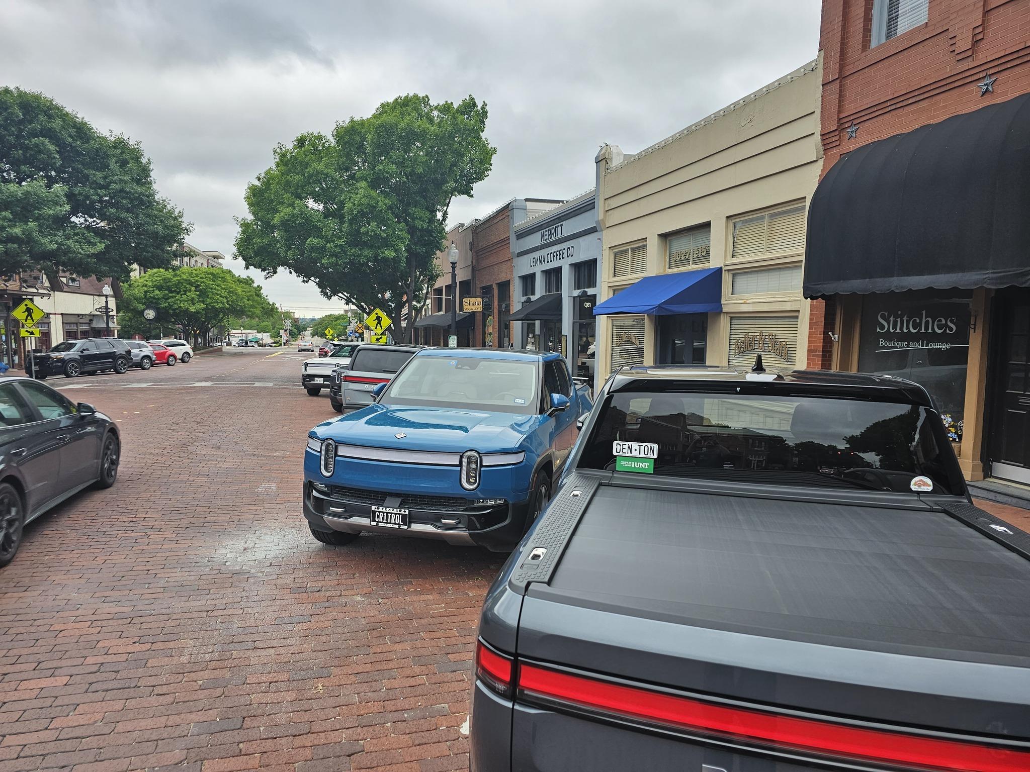 Rivian R1T R1S Rivian Meet-Up in Plano, TX - April 29, 2023 344331875_941089967235928_8472923897014815128_n