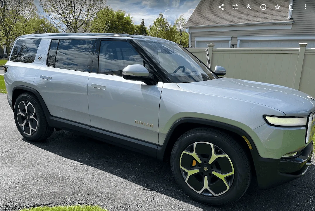 Rivian R1T R1S R1S LA Silver new delivery estimates 1682985269892