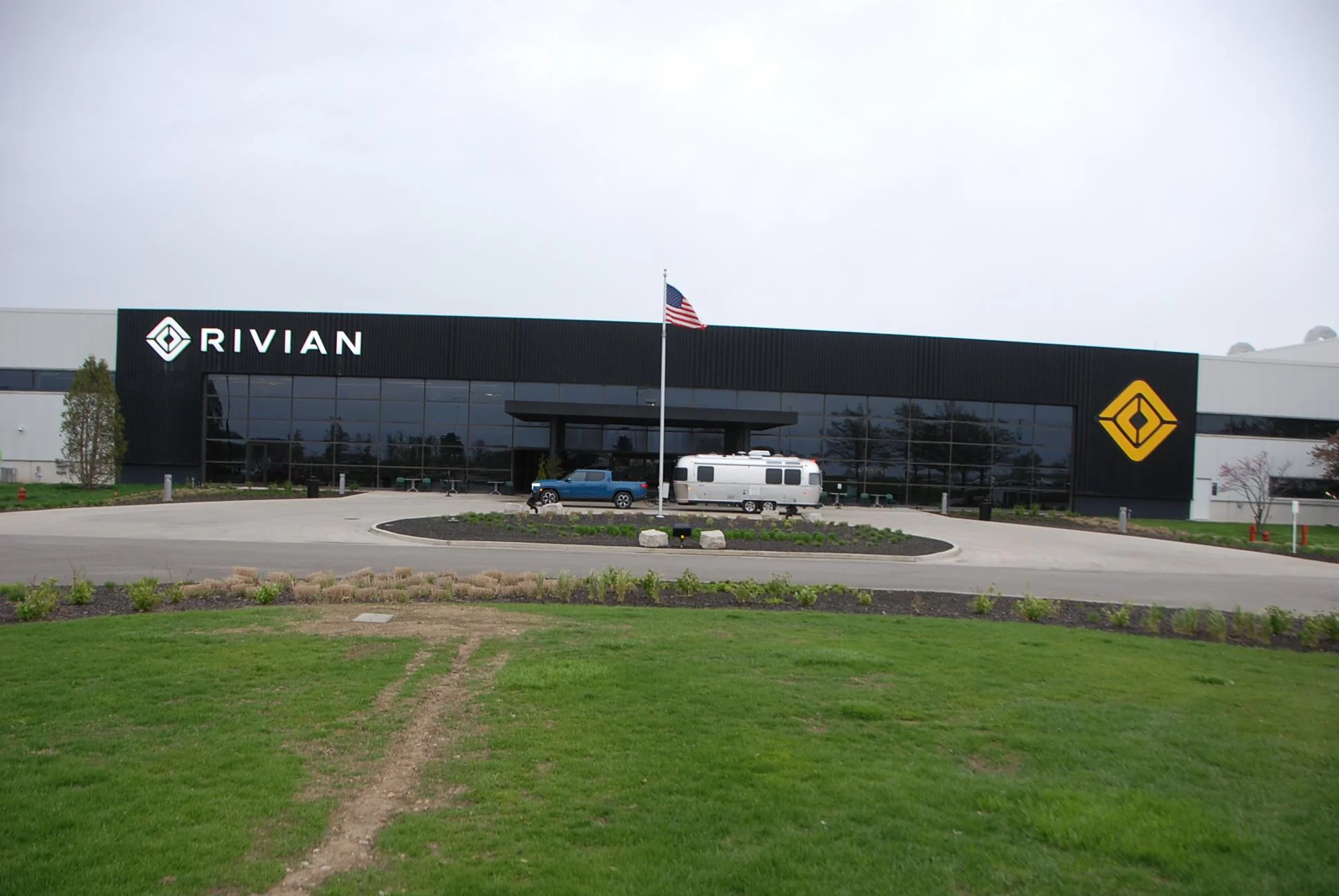 Rivian R1T R1S Took Factory Delivery! DSC_0513