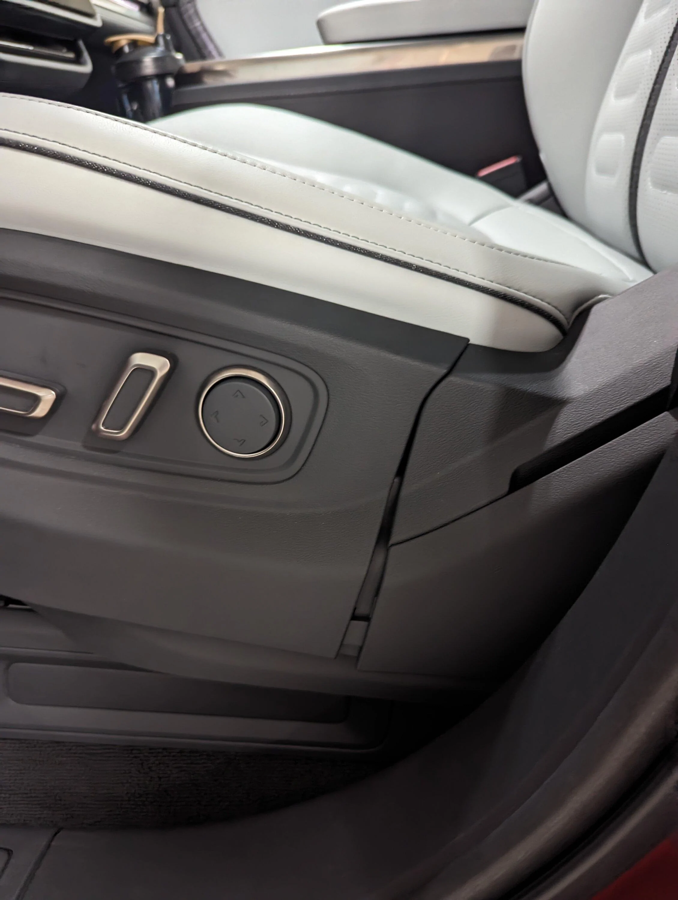 Rivian R1T R1S New R1T owner. Paint issues. Panel misalignments. Still excited. PXL_20230503_142358755