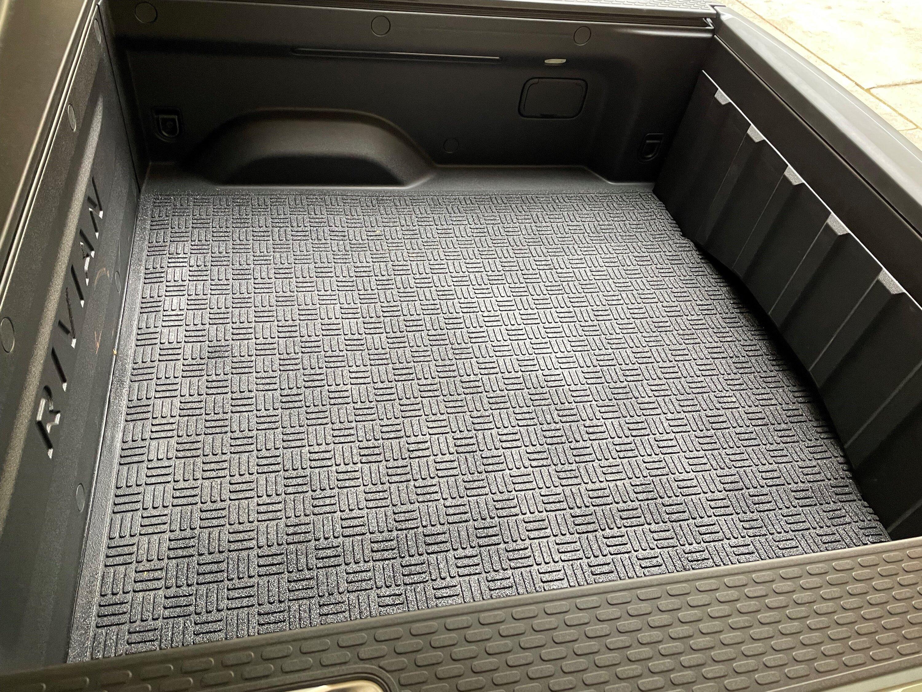 Rivian R1T R1S Jebinc’s rubber bed liner mod mat2