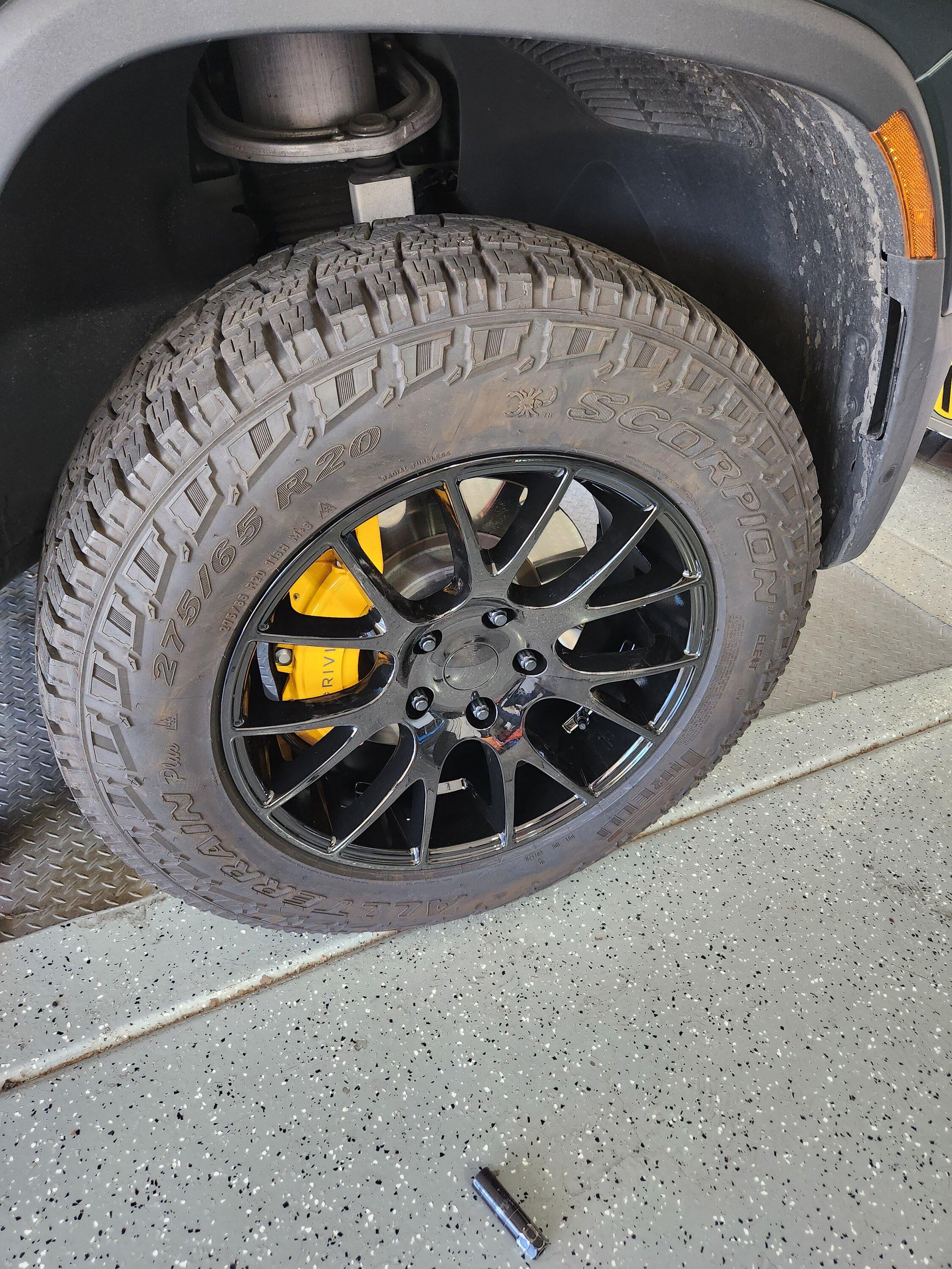 Rivian R1T R1S Wait.. we really don't need the jack pucks? 20230504_111925