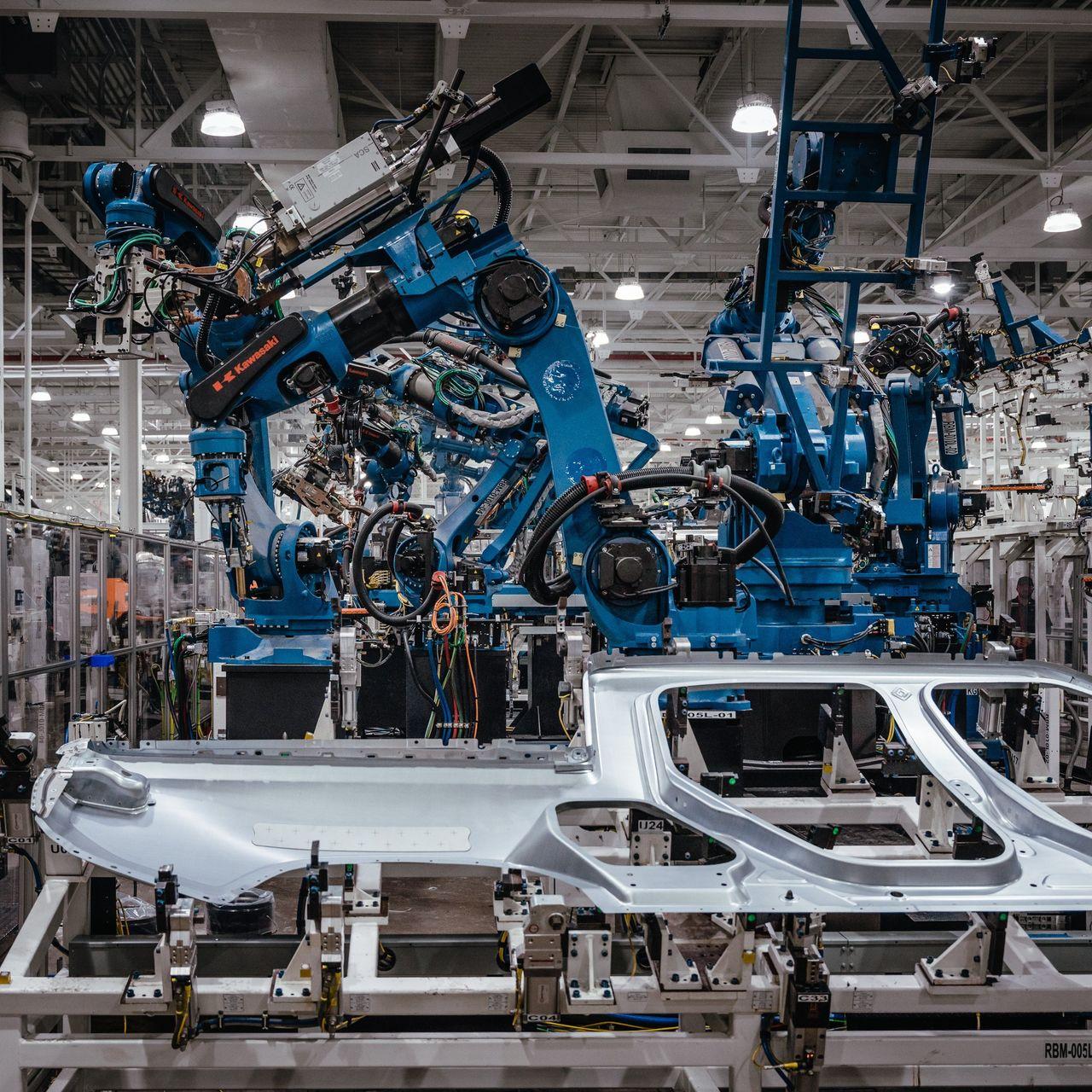 Rivian R1T R1S What's so $pecial About "Rivian Blue" 1683408271137