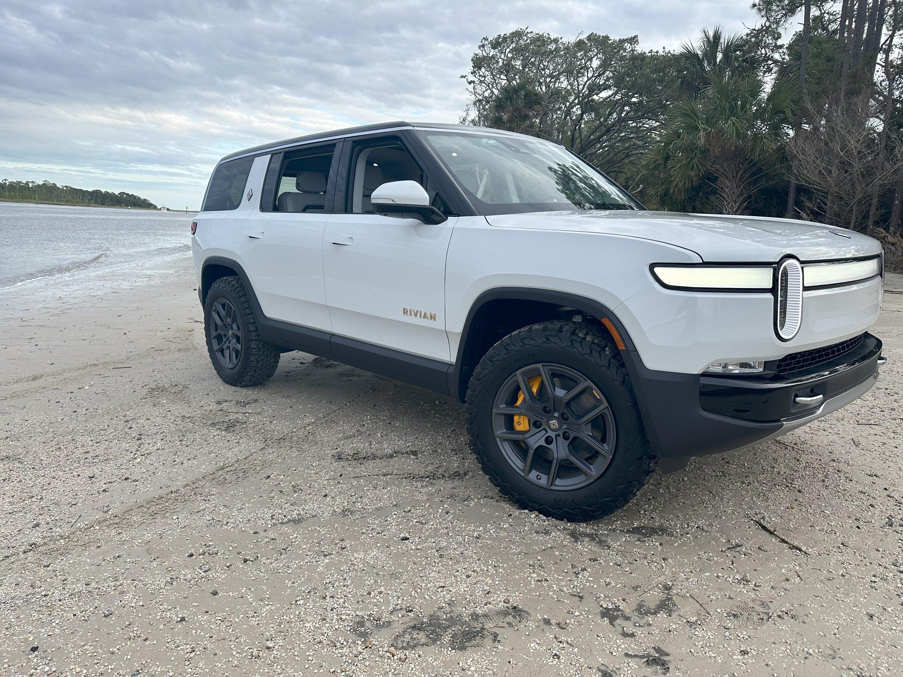 Rivian R1T R1S BFG KO2 - 275/65r20 tires installed on my R1T IMG_2471