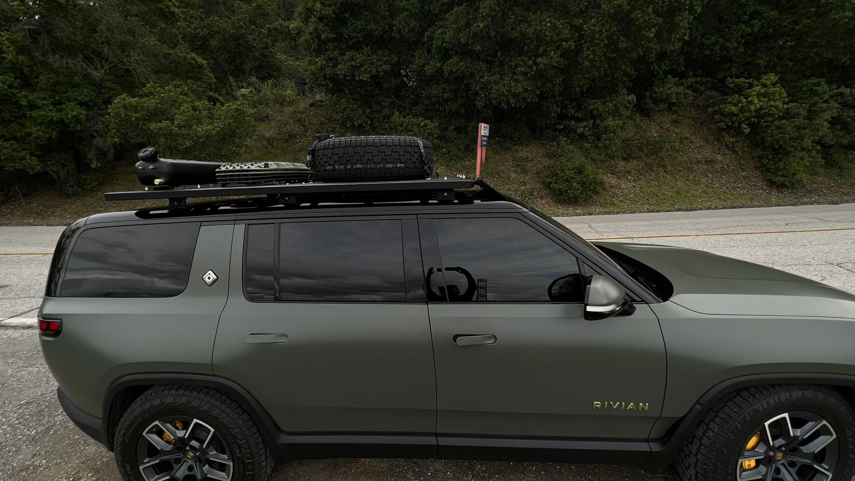 Rivian R1T R1S Full size spare on cross bars IMG_3110