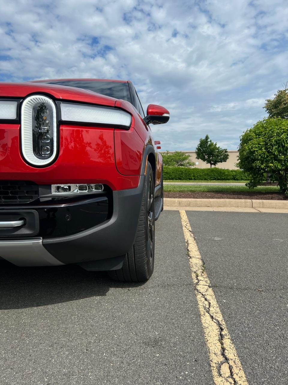 Rivian R1T R1S Master Thread:  Review of the EV Sportline RMaxx Running Boards/Sliders (from Team 1EV) IMG_2994