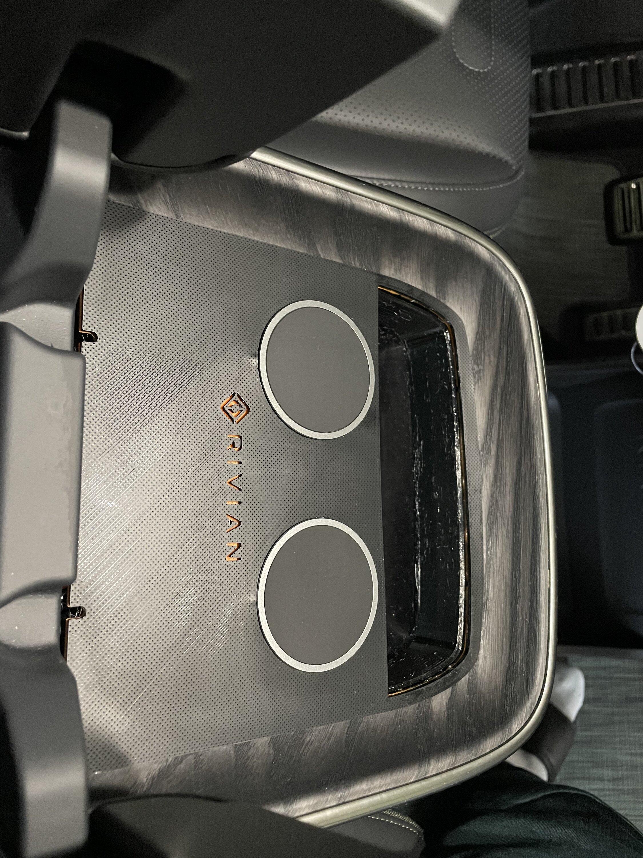 Rivian R1T R1S NEW - RIVIPARTS Ultimate MagSafe Charging Pad Kit B0895F5B-DEF8-42EA-A77D-0175D16E4C35