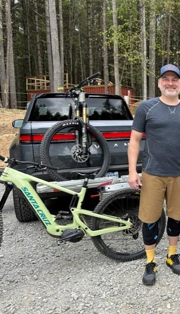 Rivian R1T R1S Official Rivian Bike Pad for R1T Tailgate - First Look! ?‍♀️ (updated w/ photos in use) Kanuga