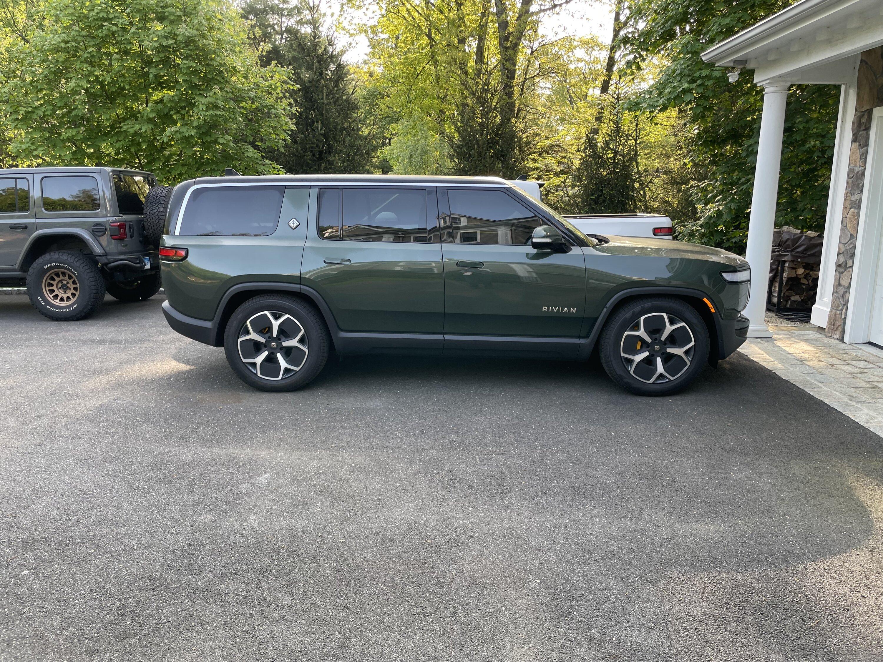 Rivian R1T R1S 2023 R1S, Forest Green over Black Mountain, reinforced underbody IMG_7250