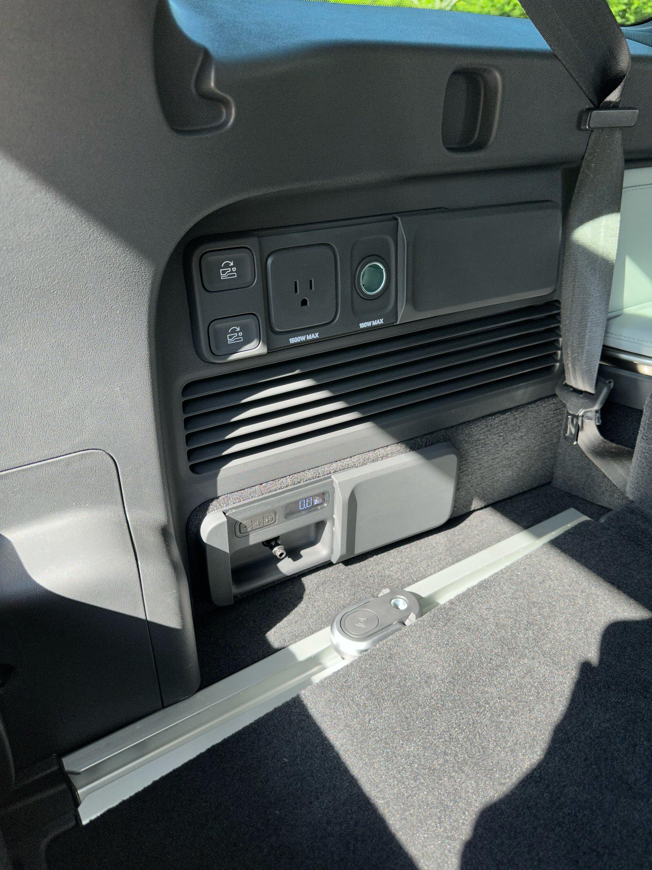 Rivian R1T R1S $78,885 - 2023 Rivian R1S - Forest Green & Ocean Coast Dark Ash - Underbody - Extras!!! IMG_3986D.JPG
