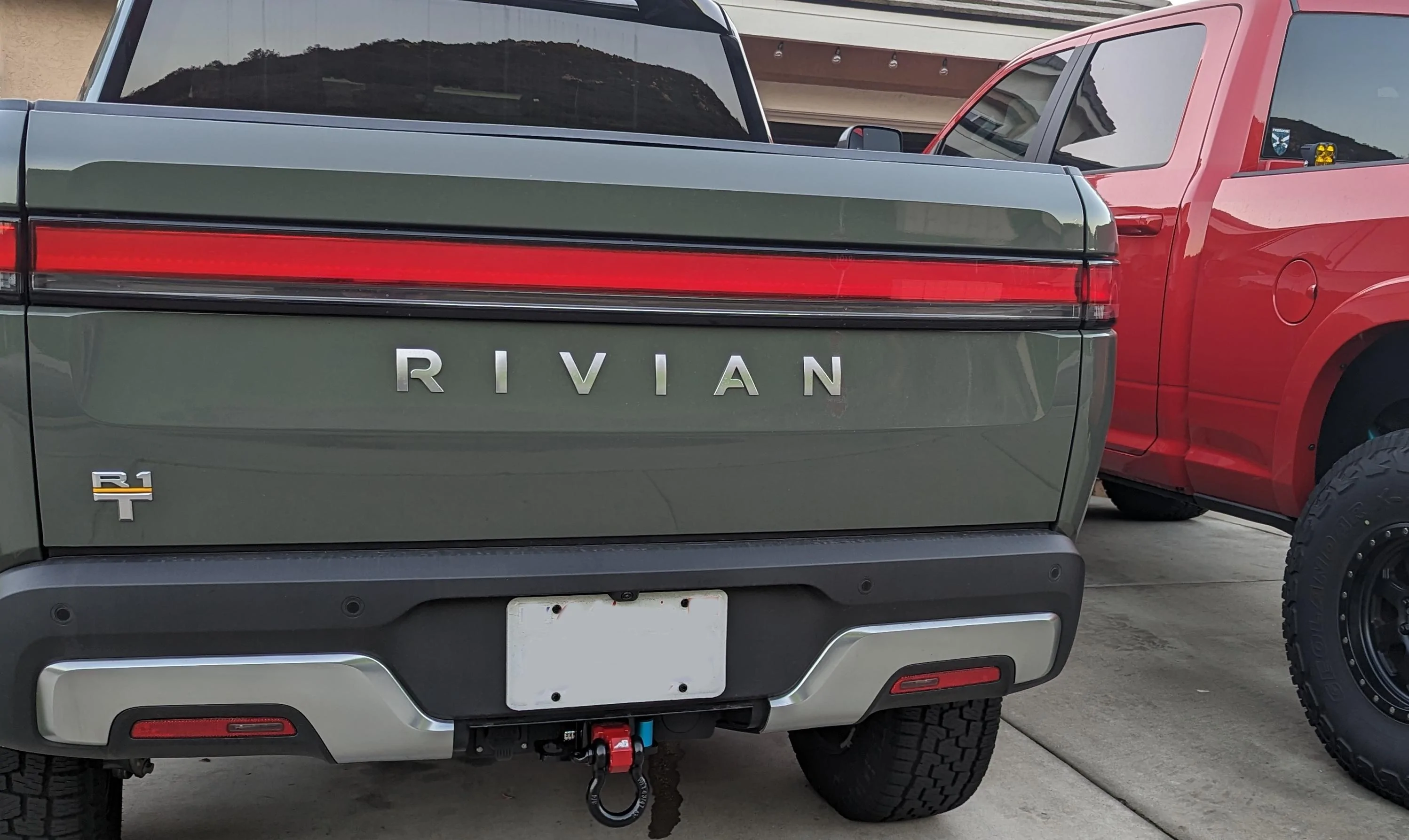 Rivian R1T R1S What do you use your R1T hitch for? (Picture Edition) shackle 2 crp no plat