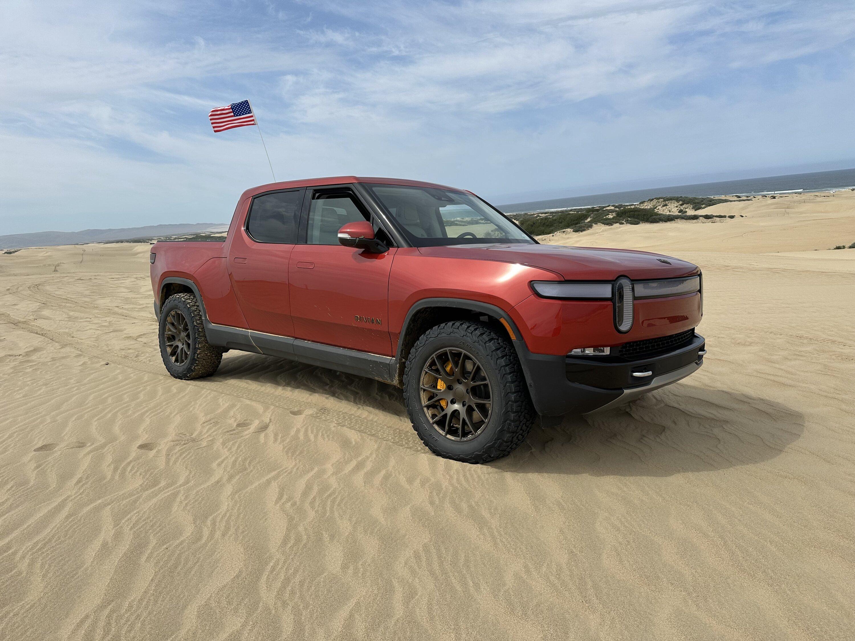Rivian R1T R1S R1T returns to the sand dunes at Pismo Beach IMG_0289