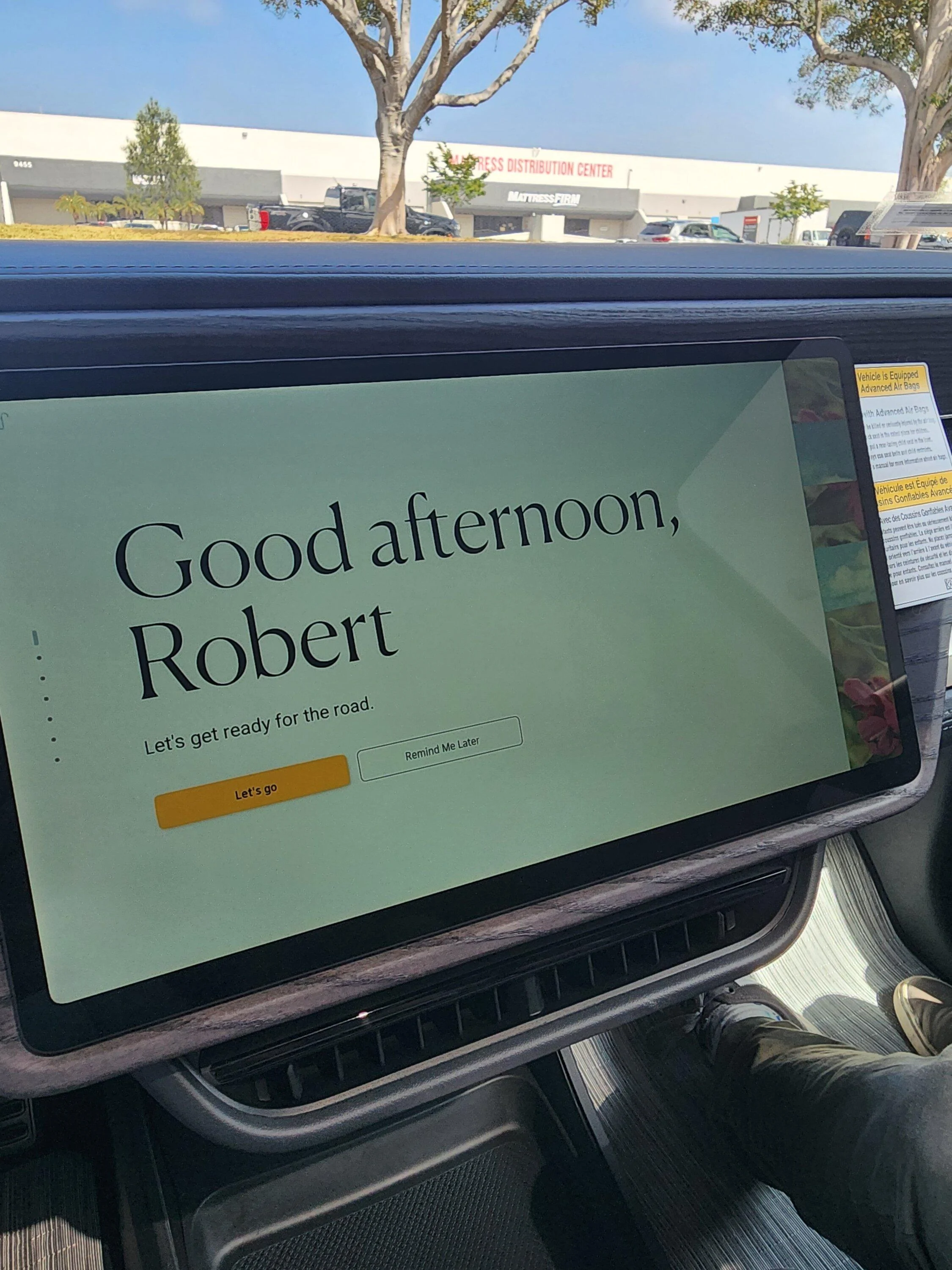 Rivian R1T R1S R1S Shop access live with lots of inventory! 20230512_150629