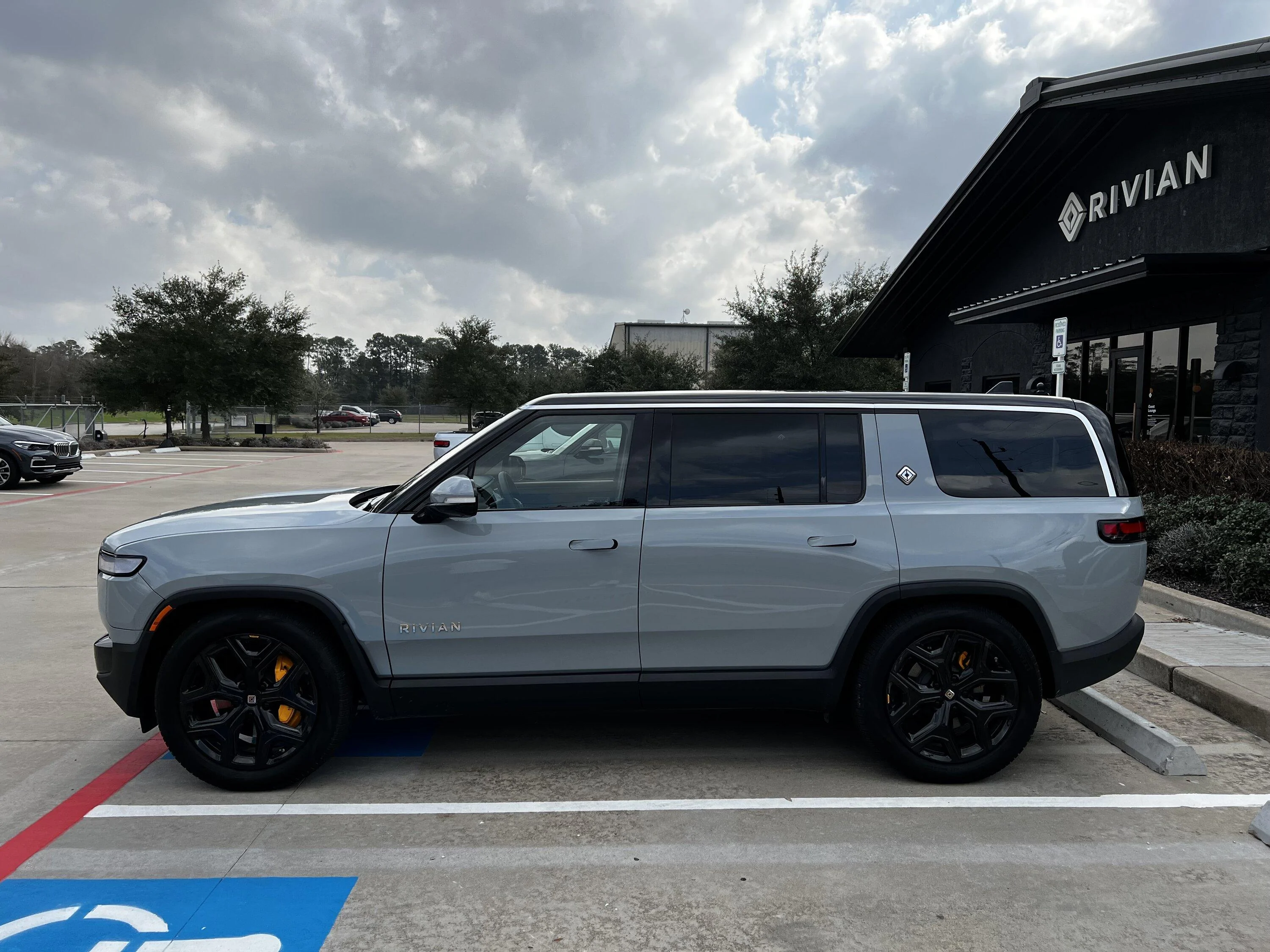 Rivian R1T R1S LIMESTONE R1T Photos IMG_6195