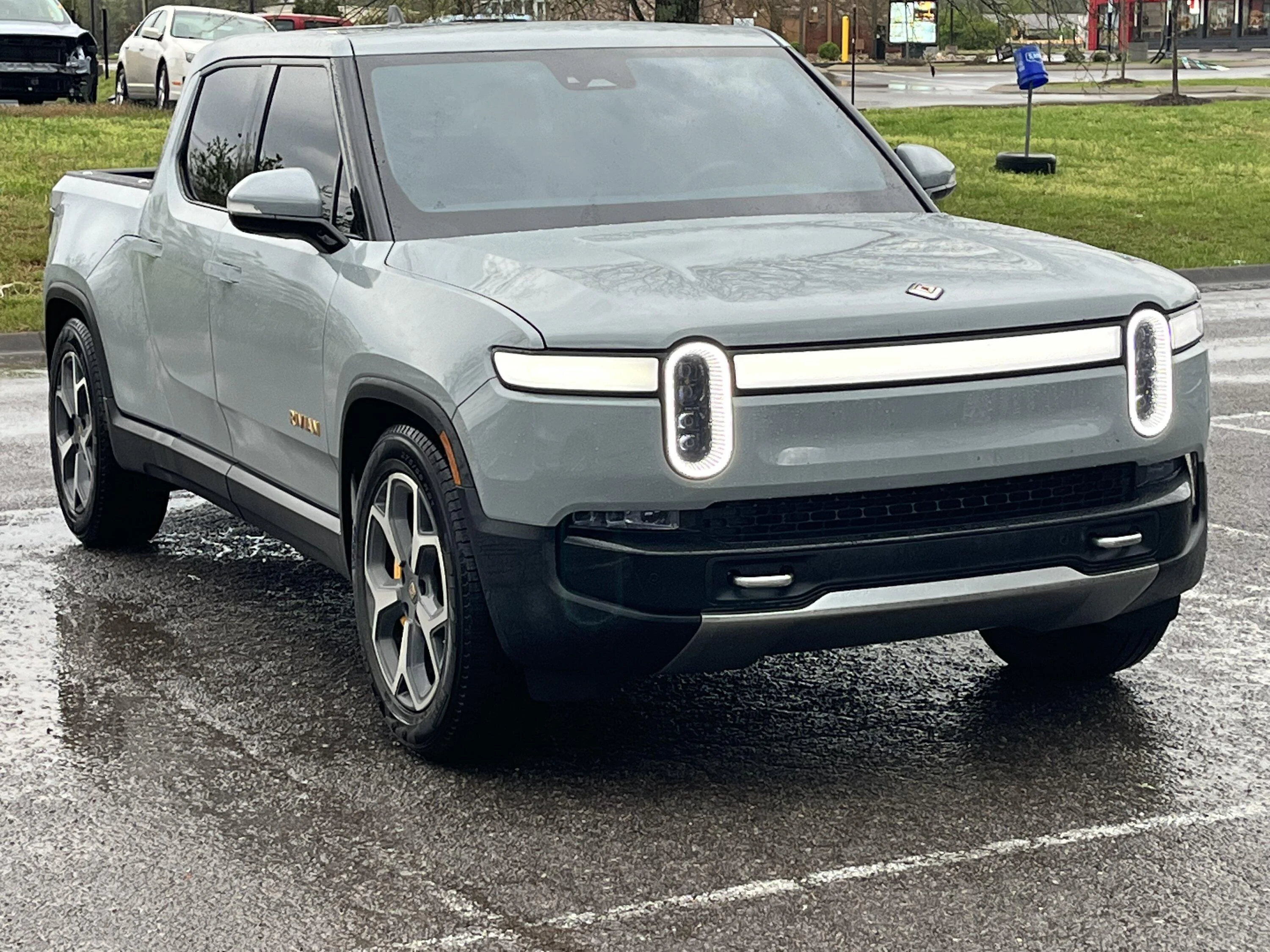 Rivian R1T R1S LIMESTONE R1T Photos IMG_5818