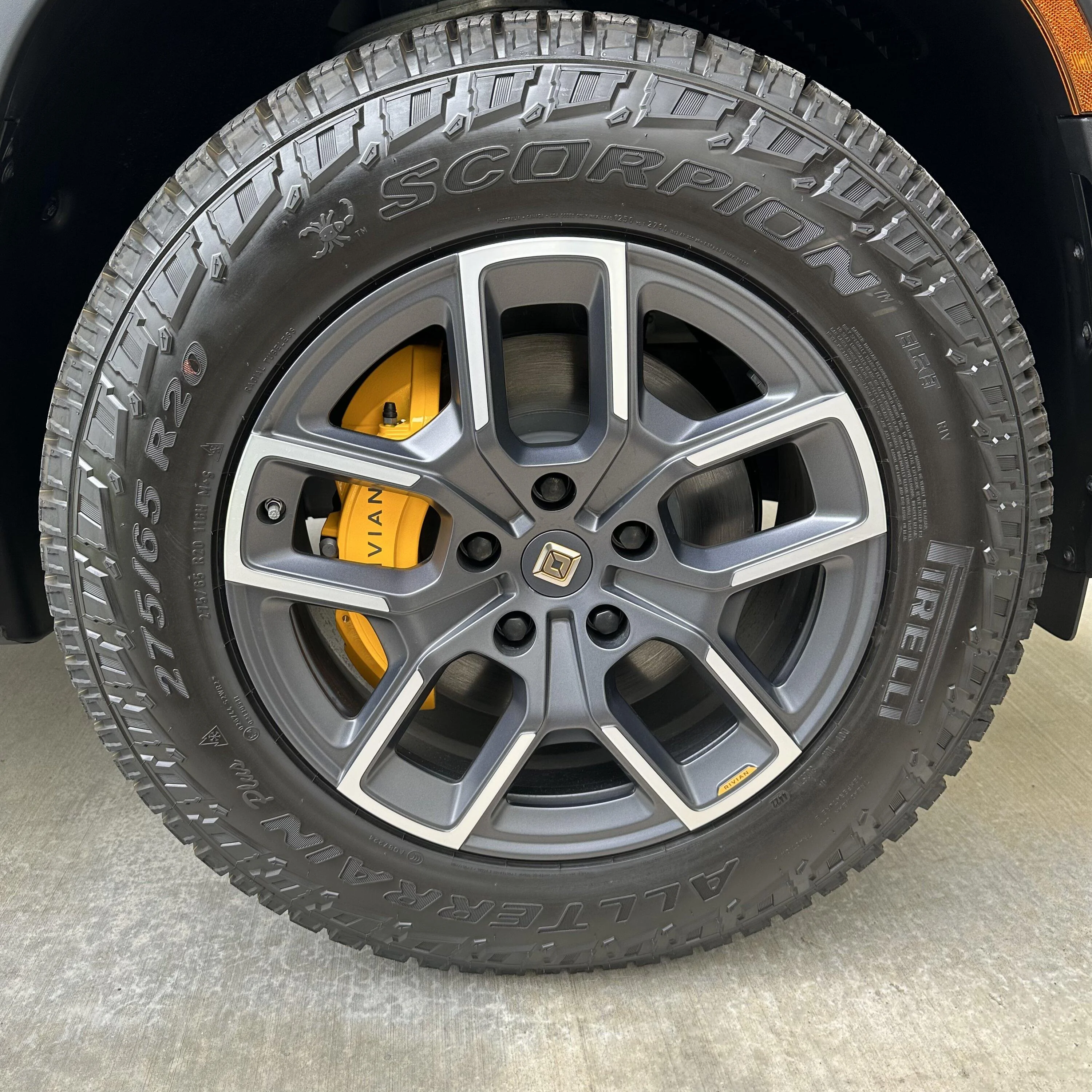 Rivian R1T R1S WTT 20 AT for 21 + $2,000 55EB8EF5-9557-4BF4-AE7E-34CA1A1CE7F7