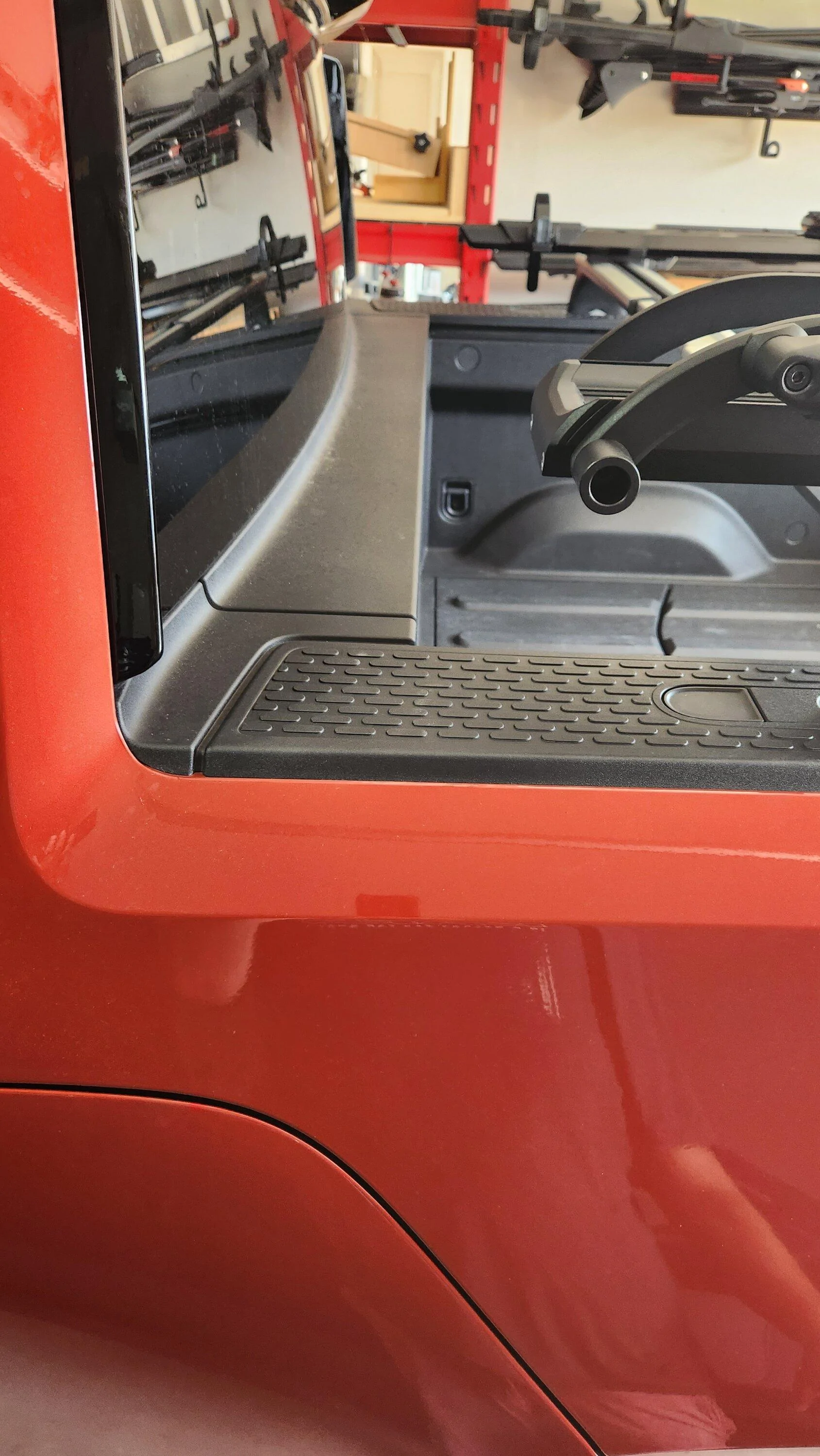 Rivian R1T R1S Küat: Piston® SR rack installed 20230512_150414