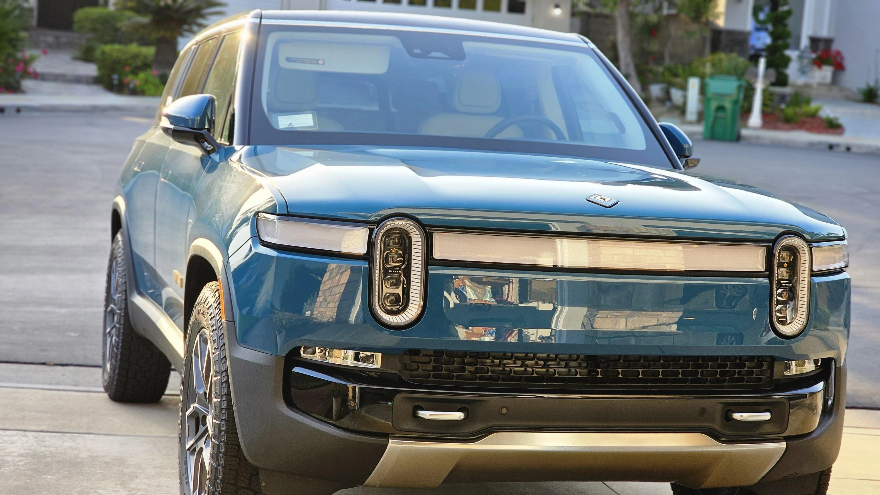 Rivian R1T R1S RIVIAN BLUE Rivian Photos 20230512_184115